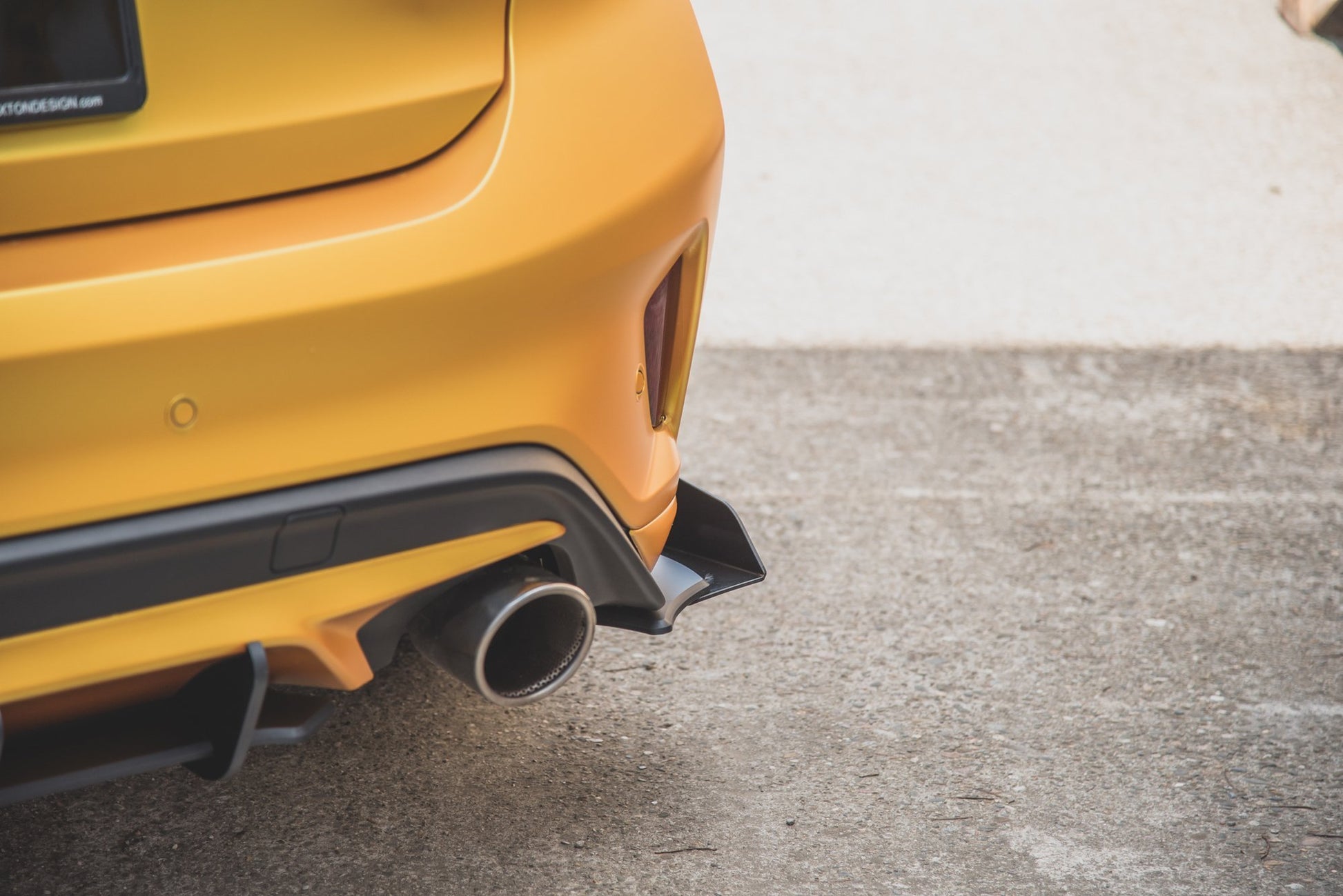 Robuste Racing Heck Ansatz Flaps Diffusor +Flaps für Ford Focus ST Mk4 schwarz Hochglanz
