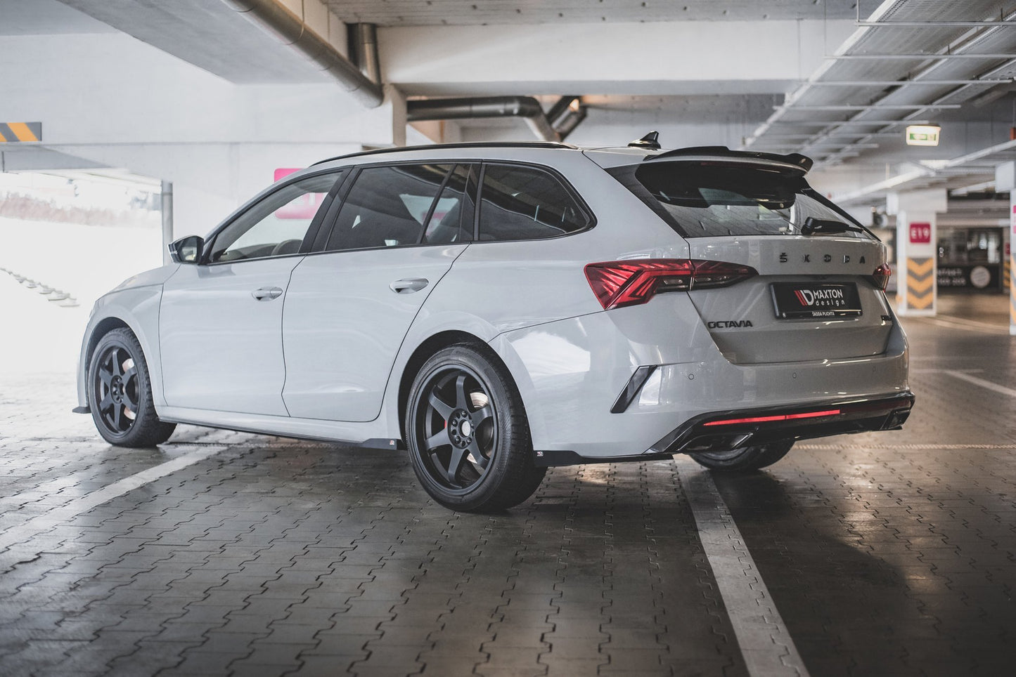 Seitenschweller Ansatz für V.3 für Skoda Octavia RS Mk4 schwarz matt