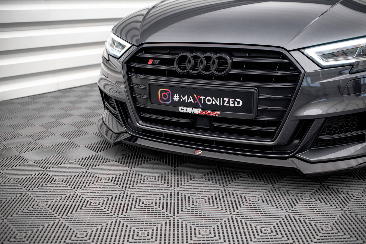 Front Ansatz V.3 für Audi S3 Sportback 8V Facelift schwarz Hochglanz