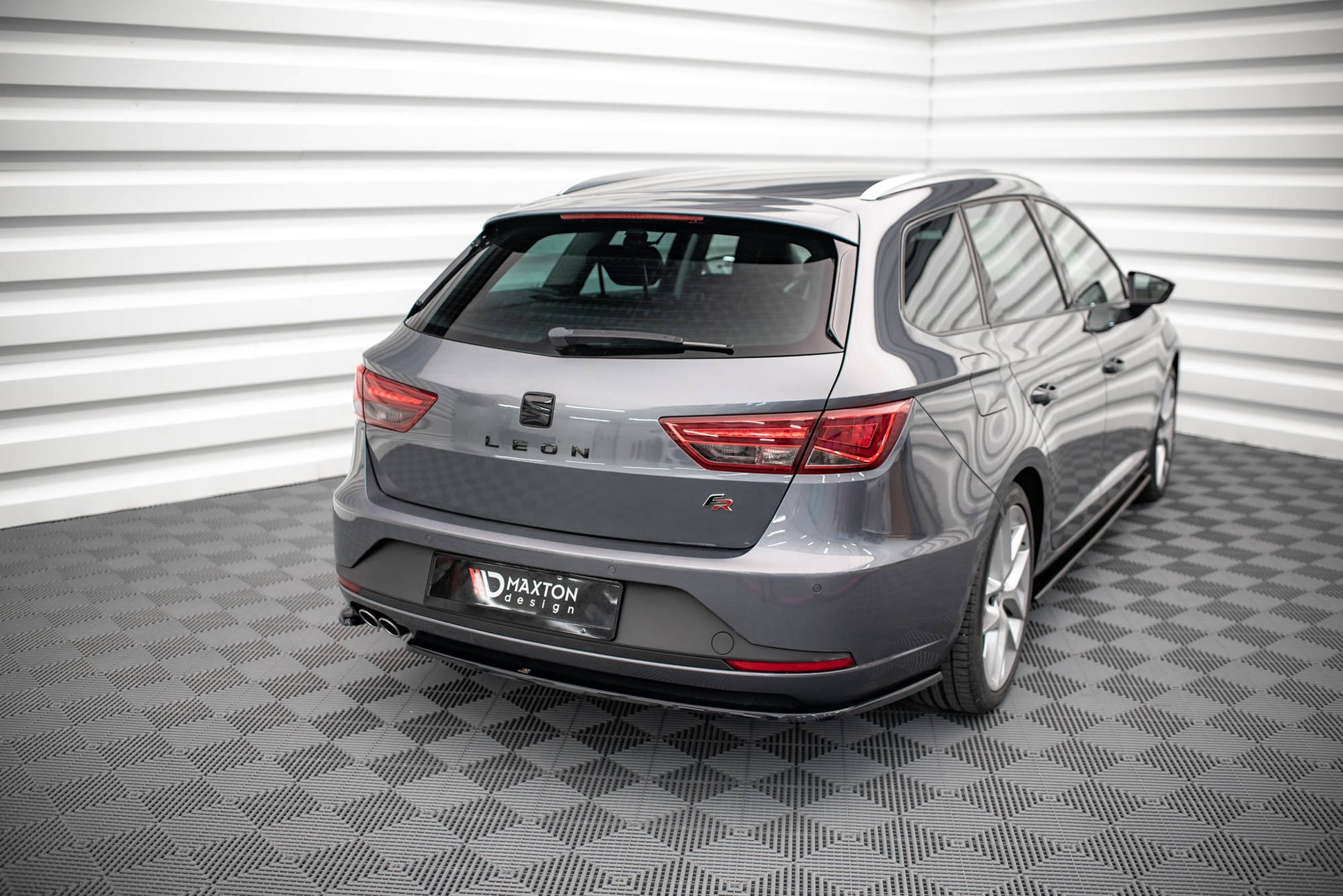 Heck Ansatz Flaps Diffusor V.1 für Seat Leon FR Sportstourer Mk3 Carbon Look