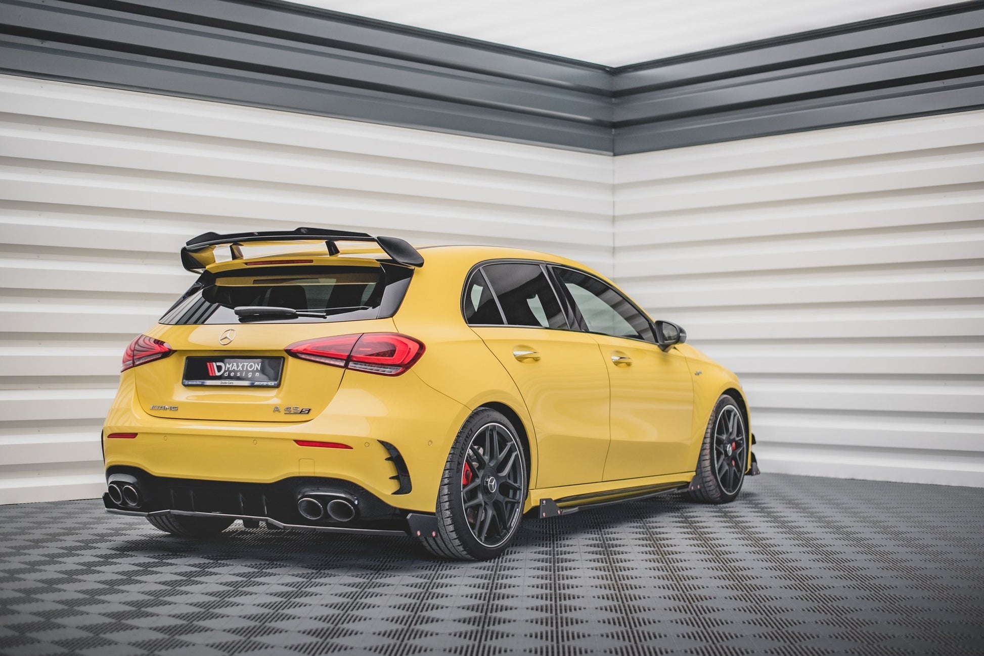Mittlerer Diffusor Heck Ansatz +Flaps für Mercedes-AMG A45 S