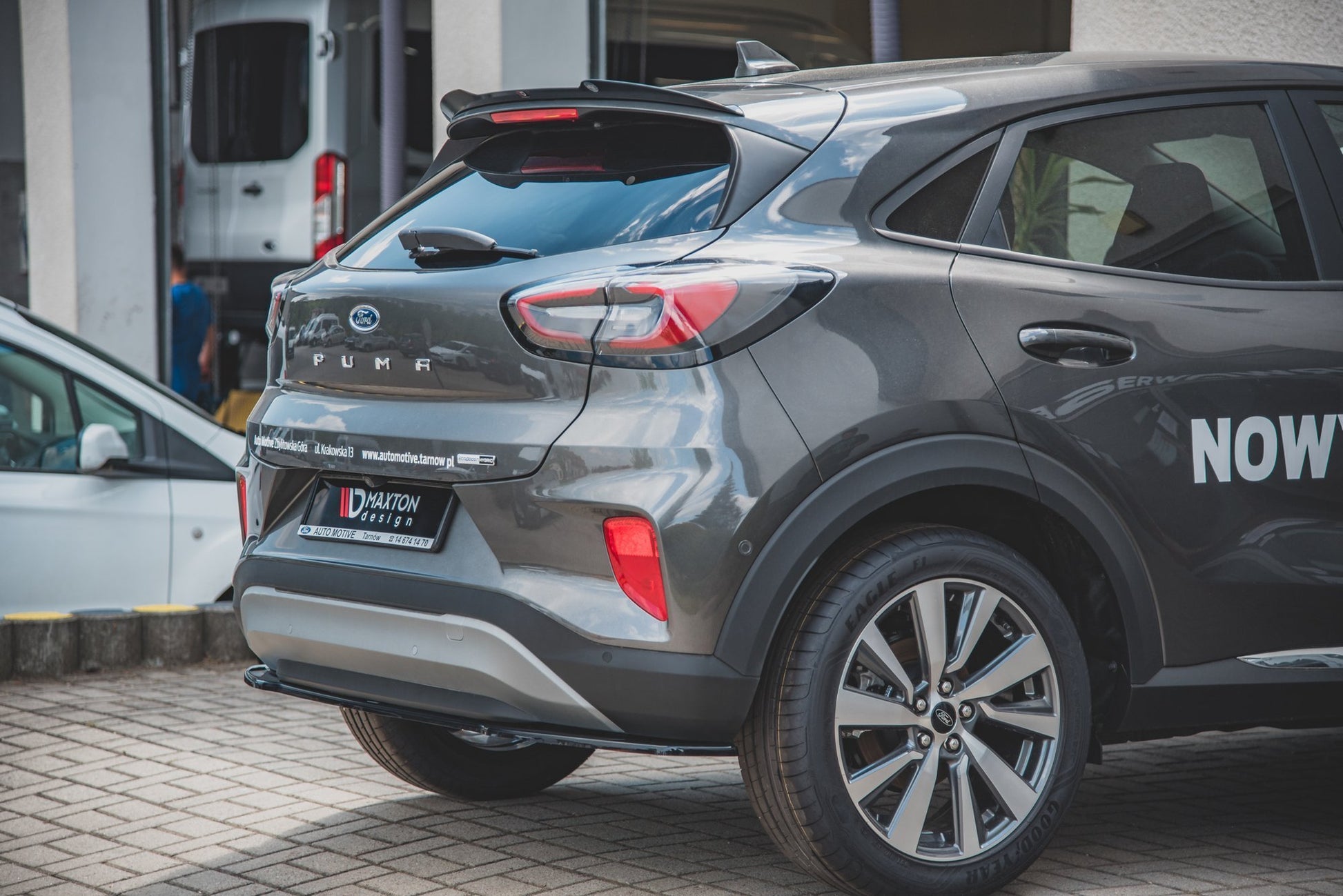 Mittlerer Diffusor Heck Ansatz für Ford Puma Carbon Look