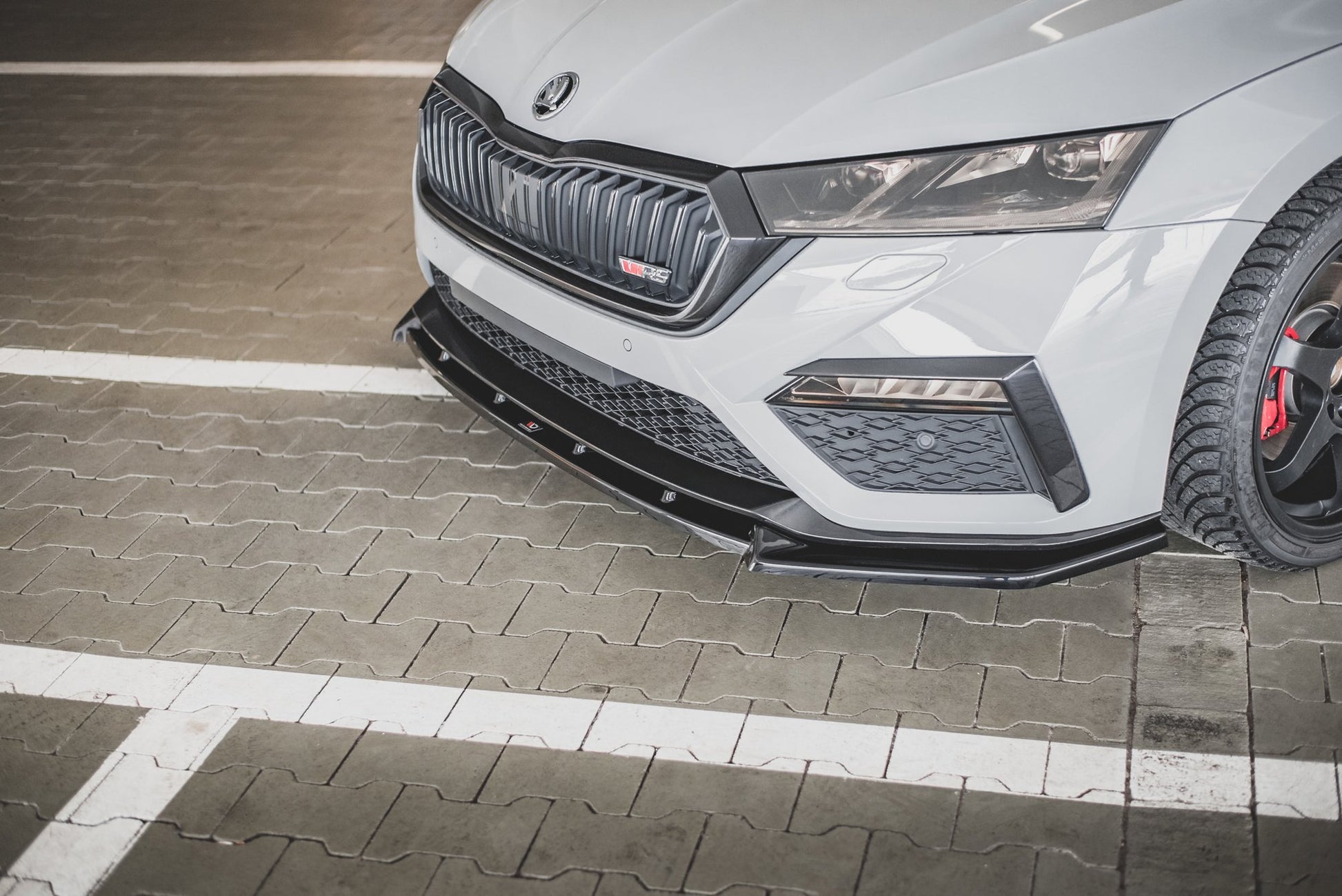 Front Ansatz V.1 für Skoda Octavia RS Mk4 Carbon Look