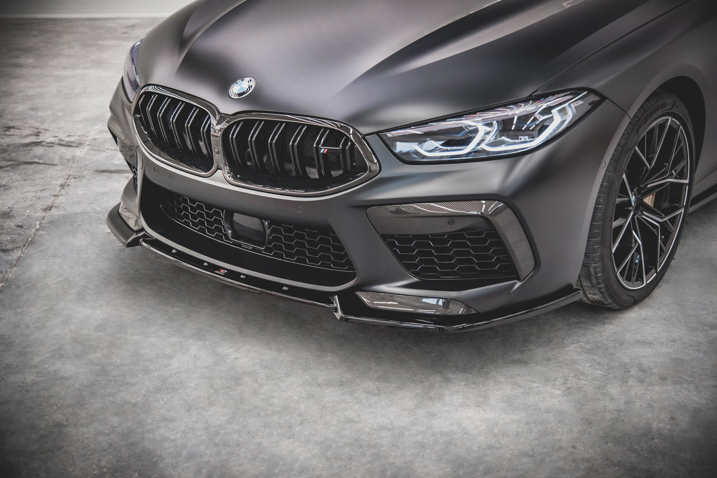 Front Ansatz V.3 für BMW M8 Gran Coupe F93 schwarz Hochglanz