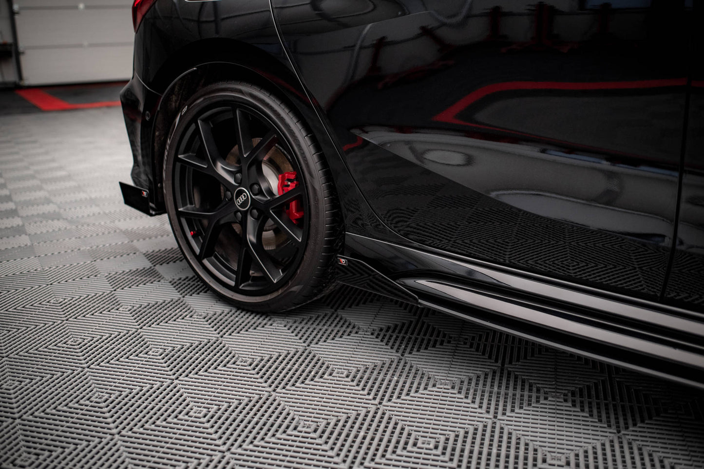 Side Flaps Audi RS3 Sportback 8Y schwarz Hochglanz