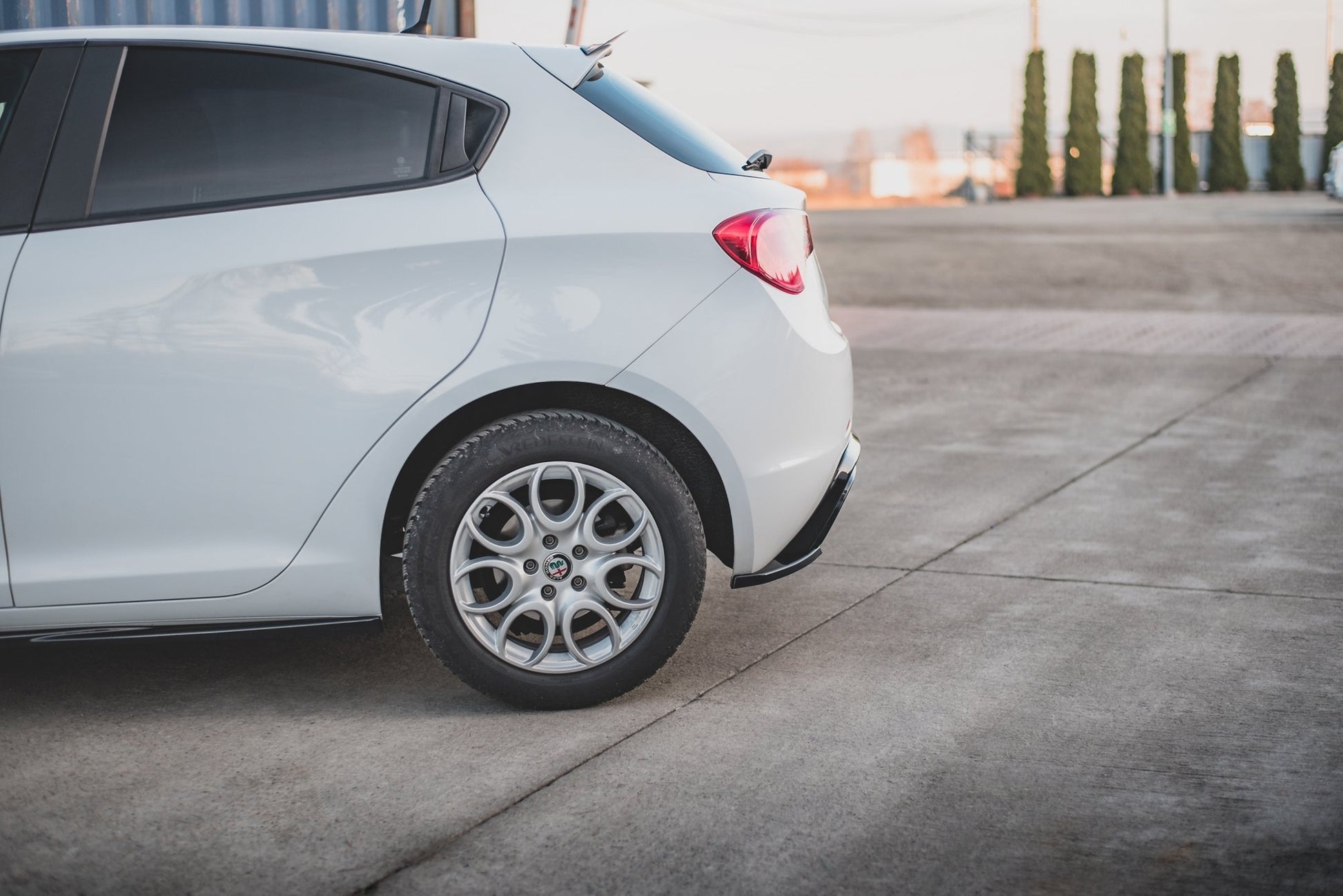 Heck Ansatz Flaps Diffusor V.3 für Alfa Romeo Giulietta Facelift schwarz Hochglanz