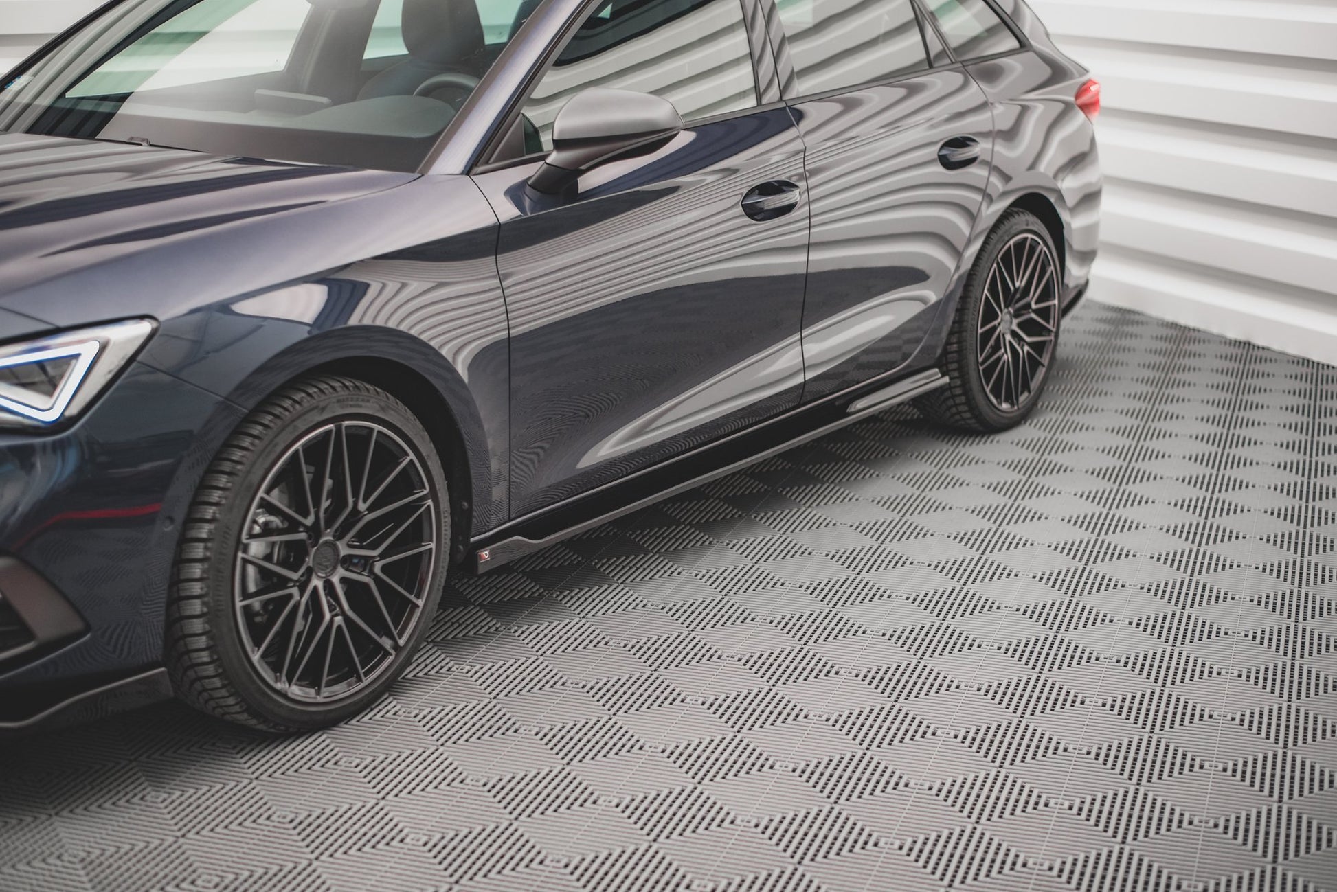 Seitenschweller Ansatz für V.2 für Seat Leon FR Mk4 / Cupra Leon  Carbon Look