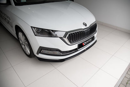 Front Ansatz V.2 für Skoda Octavia Mk4 Carbon Look