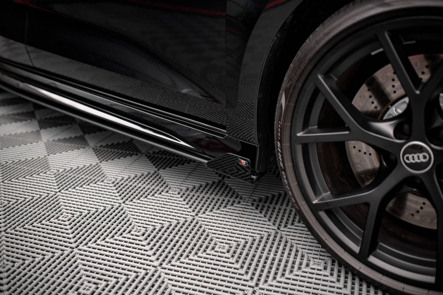 Side Flaps Audi RS3 Sportback 8Y schwarz Hochglanz