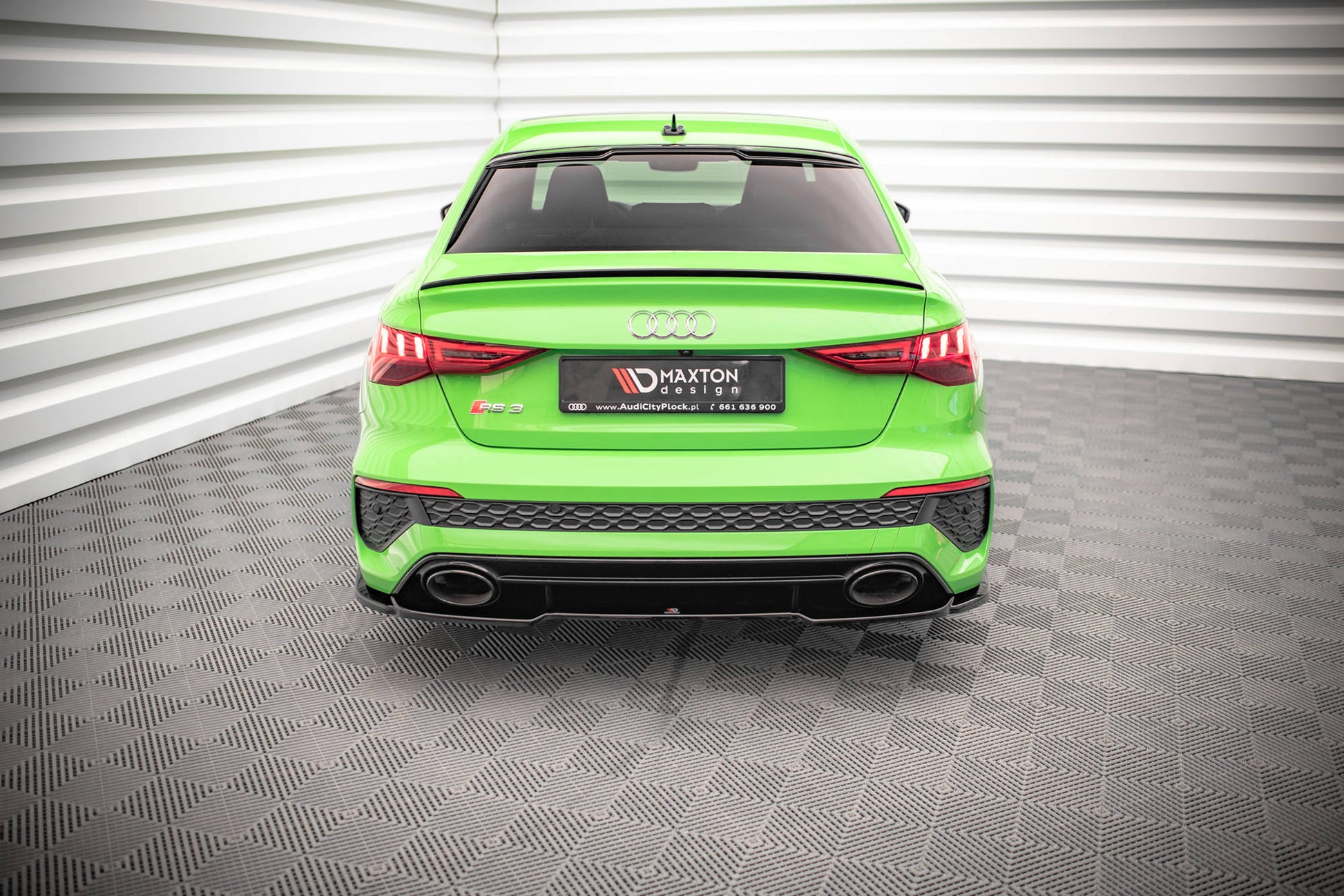 Mittlerer Diffusor Heck Ansatz für Audi RS3 Limousine 8Y schwarz matt