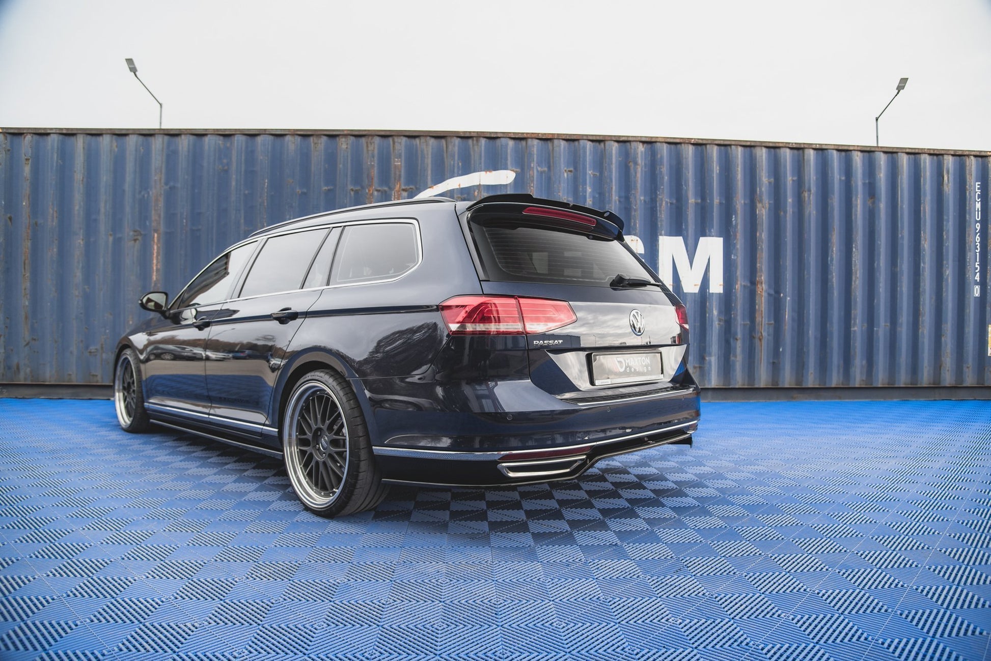 Mittlerer Diffusor Heck Ansatz für Volkswagen Passat B8 schwarz matt