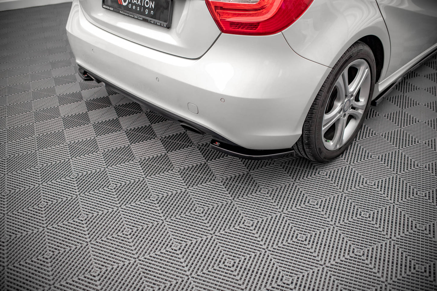 Heck Ansatz Flaps Diffusor V.2 für Mercedes-Benz A W176 schwarz matt