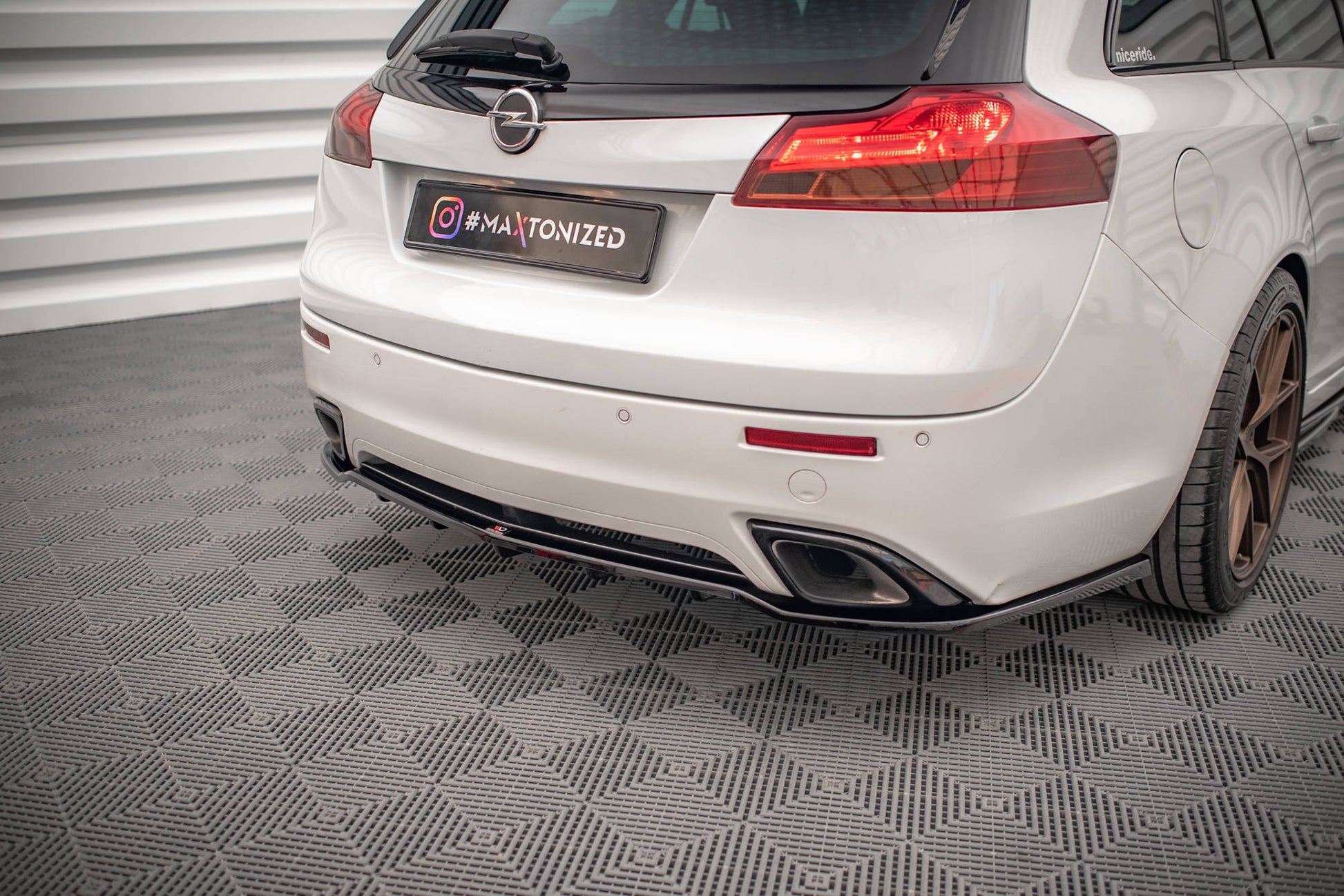 Mittlerer Diffusor Heck Ansatz DTM Look für Opel Insignia OPC Mk1 schwarz matt