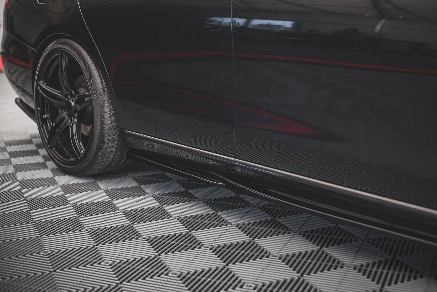 Seitenschweller Ansatz für Mercedes-Benz E W213 Carbon Look