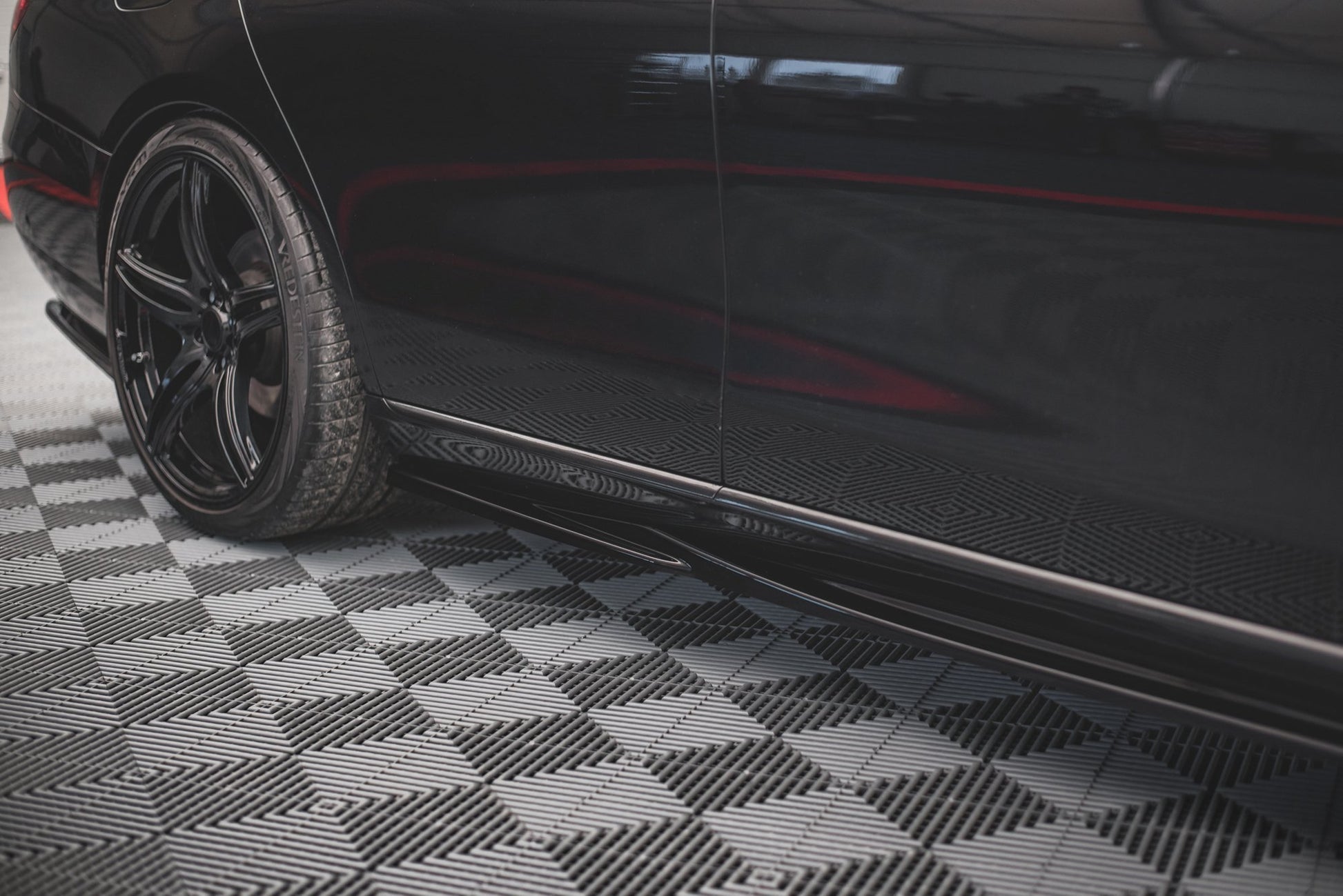 Seitenschweller Ansatz für Mercedes-Benz E W213 Carbon Look