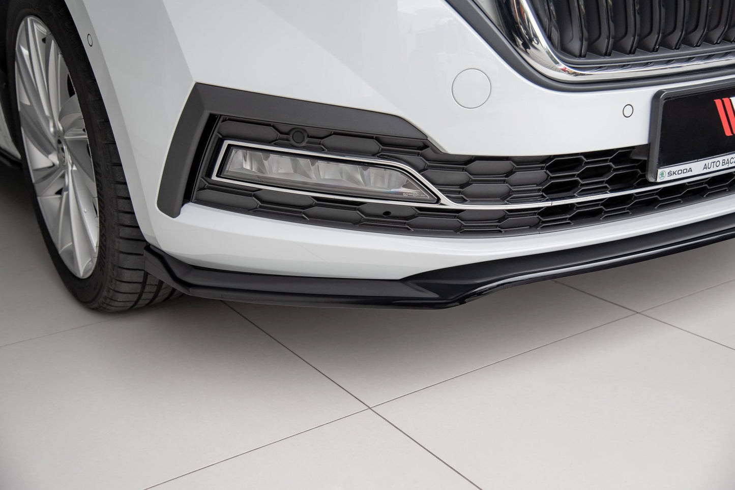 Front Ansatz V.2 für Skoda Octavia Mk4 Carbon Look