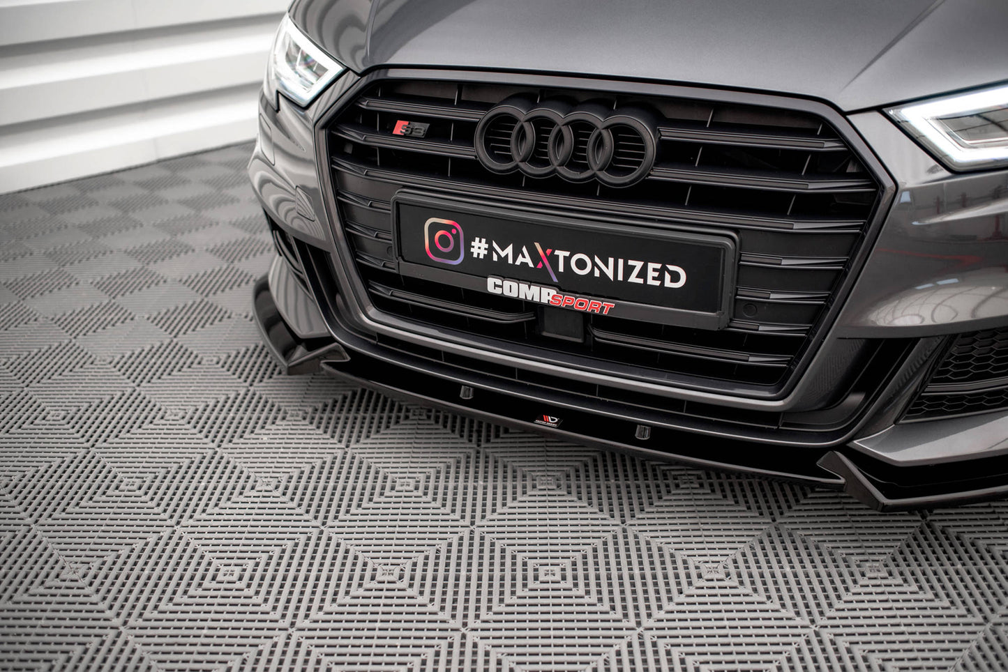 Front Ansatz V.1 für Audi S3 Sportback 8V Facelift schwarz Hochglanz