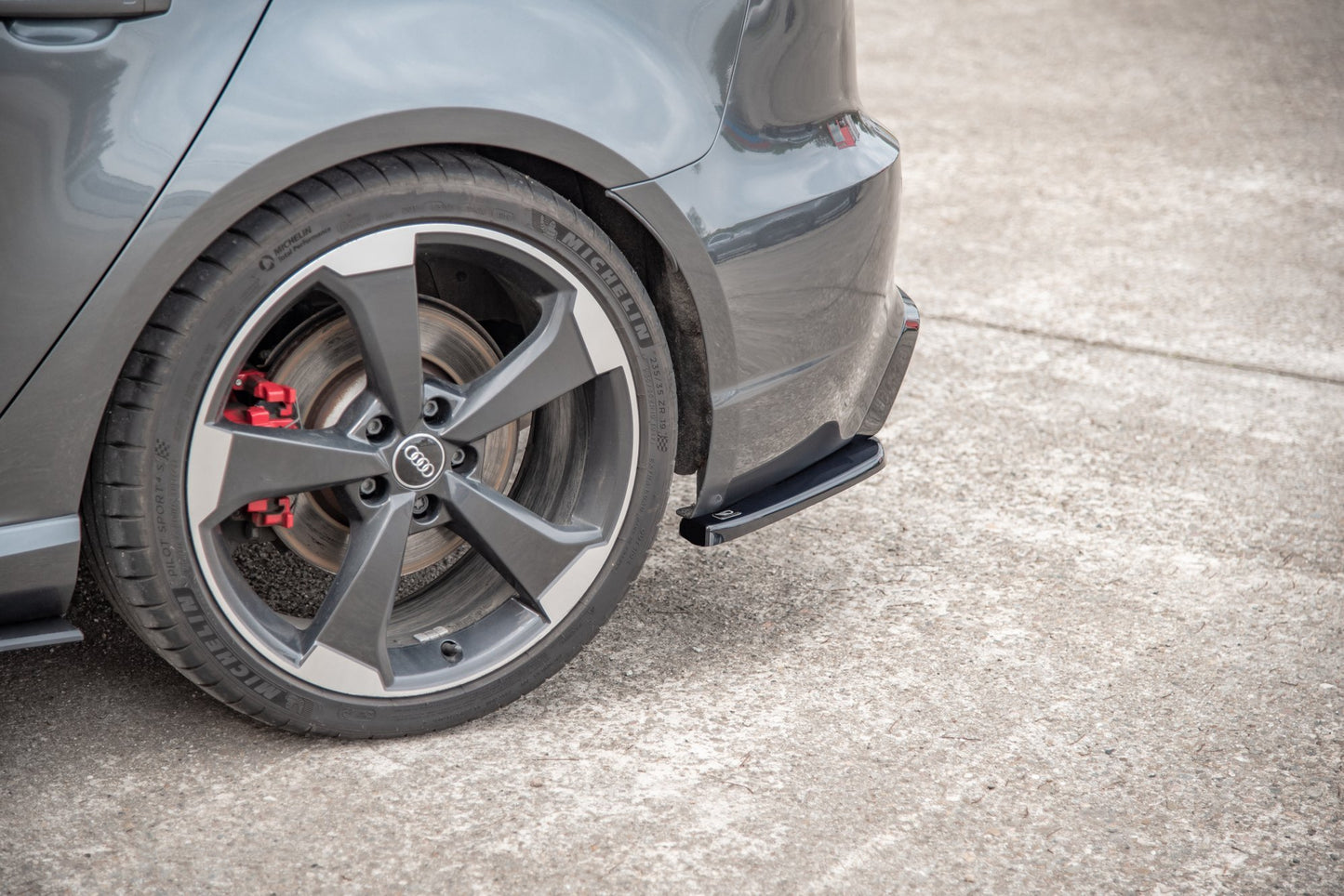 Heck Ansatz Flaps Diffusor V.2 für Audi RS3 8V Sportback Carbon Look