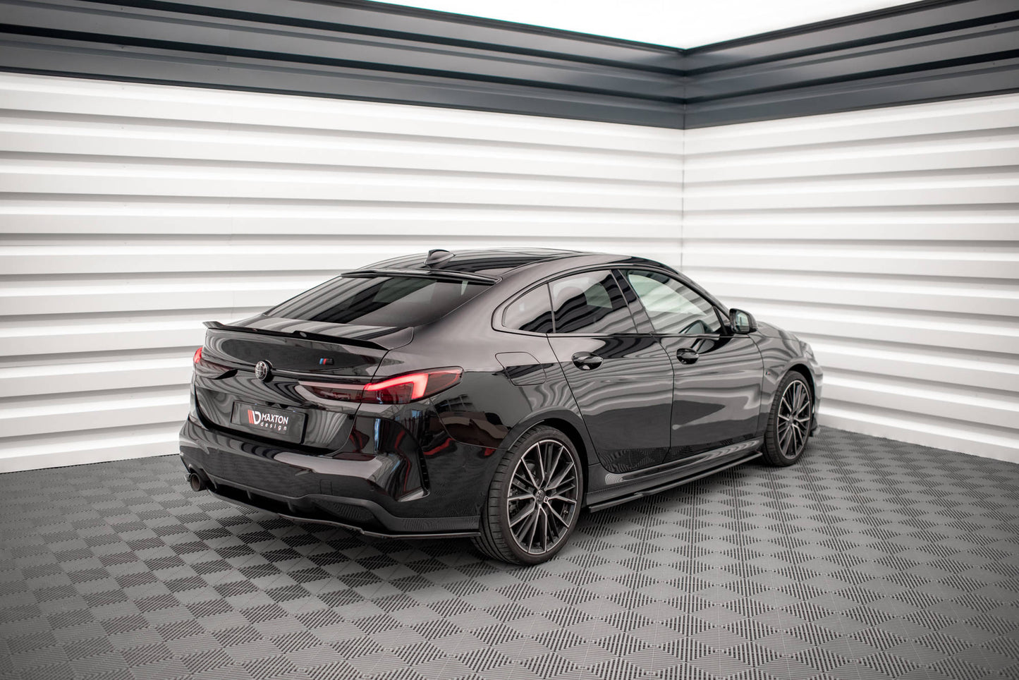 Heck Ansatz Flaps Diffusor für BMW 2 Gran Coupe M-Paket F44 Carbon Look