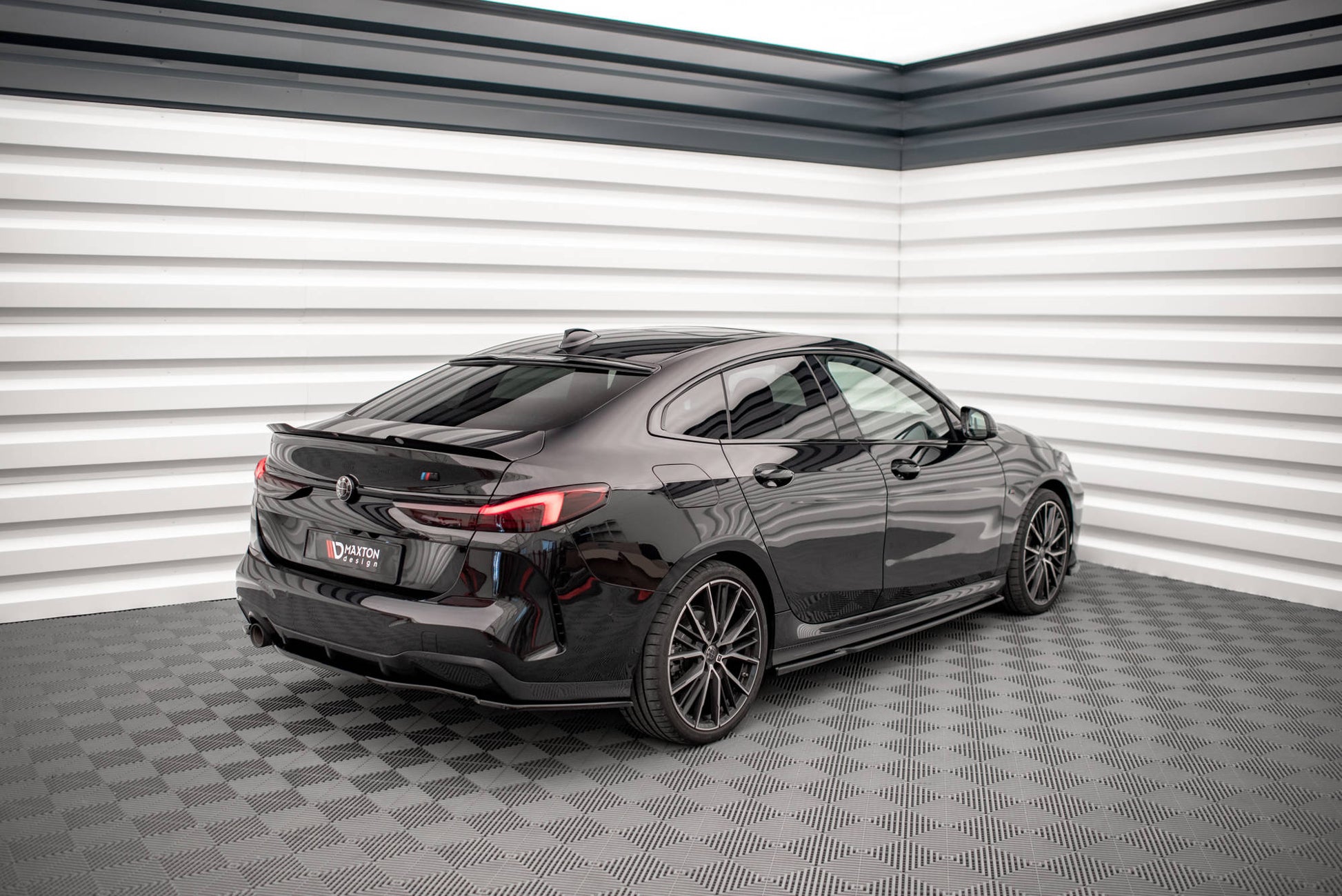 Heck Ansatz Flaps Diffusor für BMW 2 Gran Coupe M-Paket F44 Carbon Look