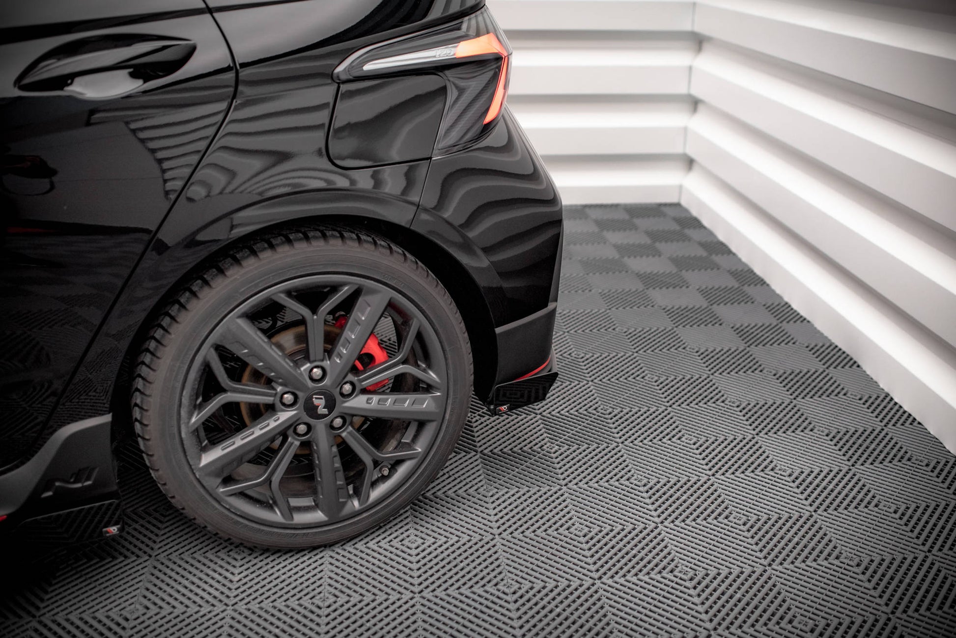 Street Pro Heck Ansatz Flaps Diffusor +Flaps für Hyundai I20 N Mk3 schwarz Hochglanz