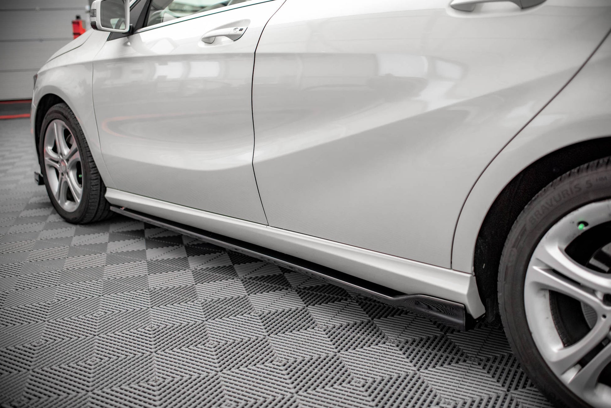 Seitenschweller Ansatz für V.1 für Mercedes-Benz A W176 schwarz matt