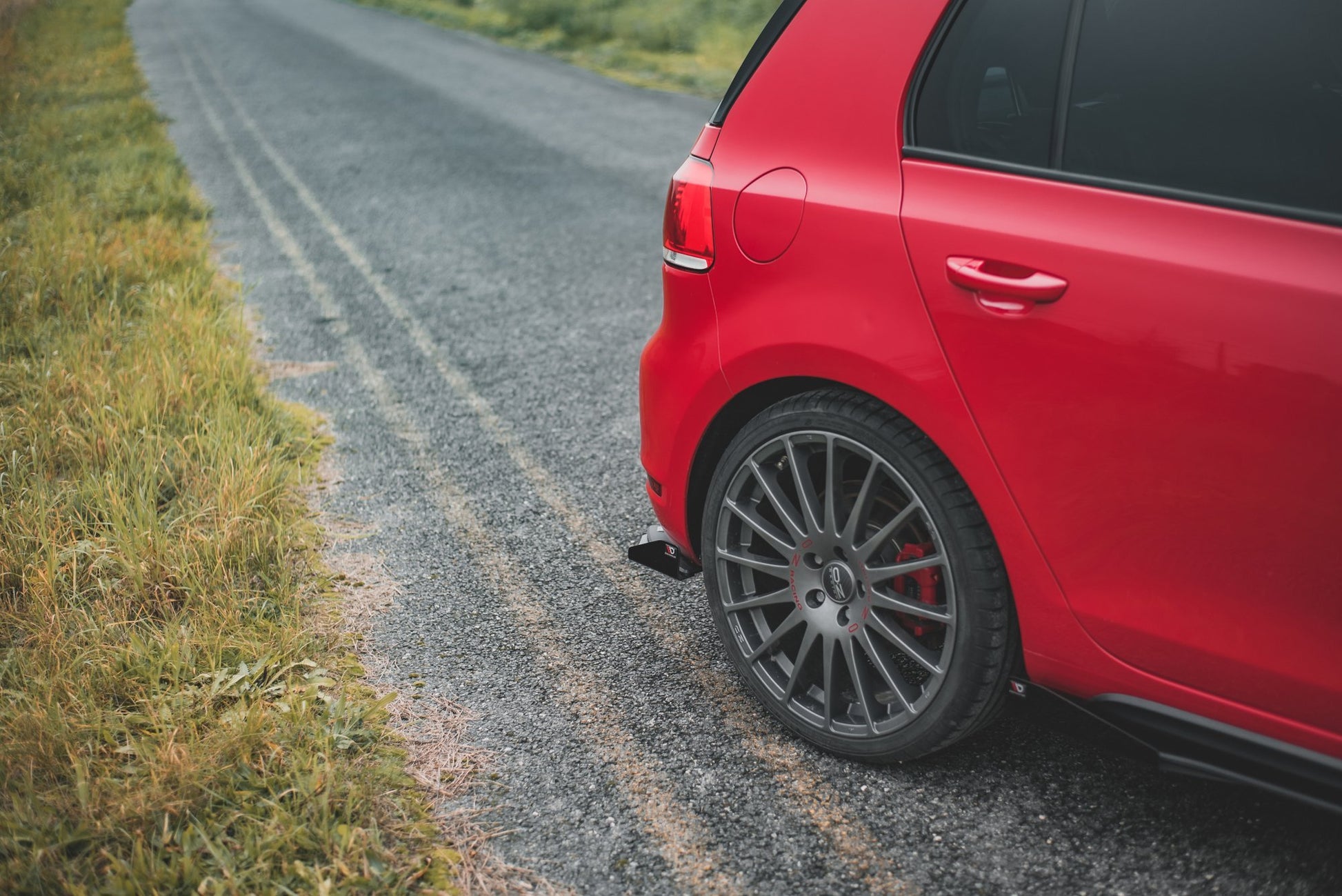 Hintere Seiten Flaps für Volkswagen Golf GTI Mk6 schwarz Hochglanz