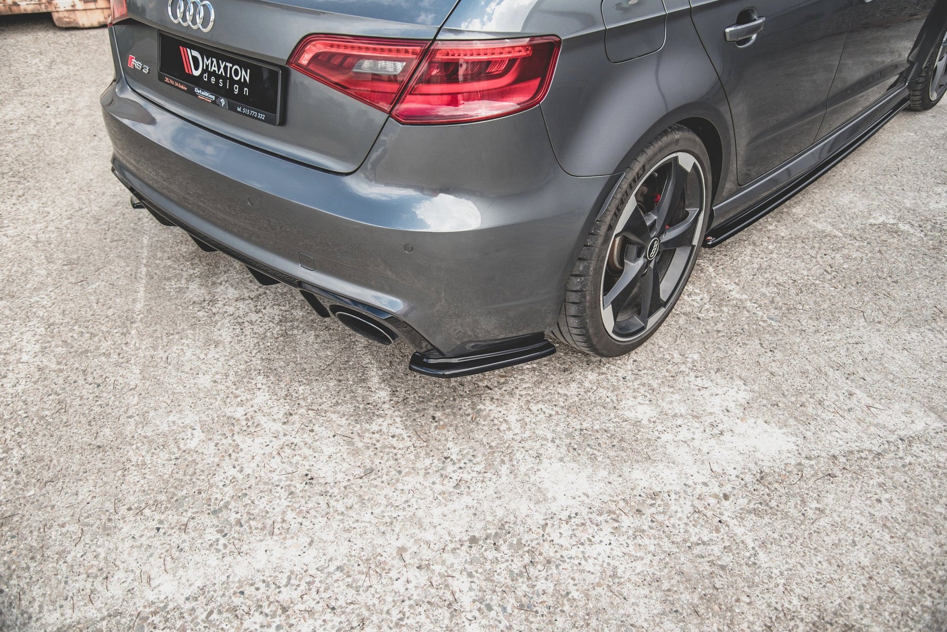 Heck Ansatz Flaps Diffusor V.1 für Audi RS3 8V Sportback Carbon Look