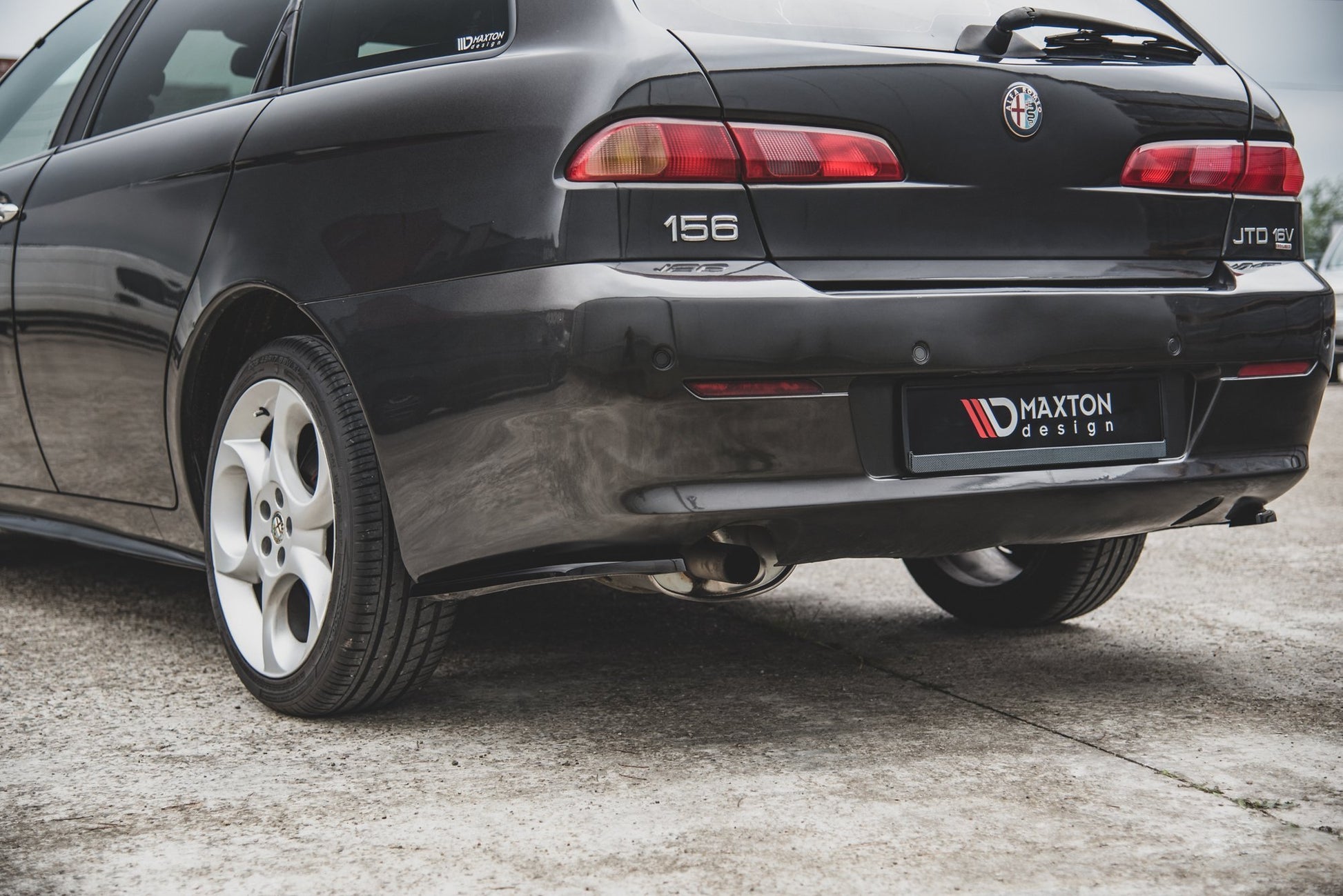 Heck Ansatz Flaps Diffusor für Alfa Romeo 156 SW Facelift Carbon Look