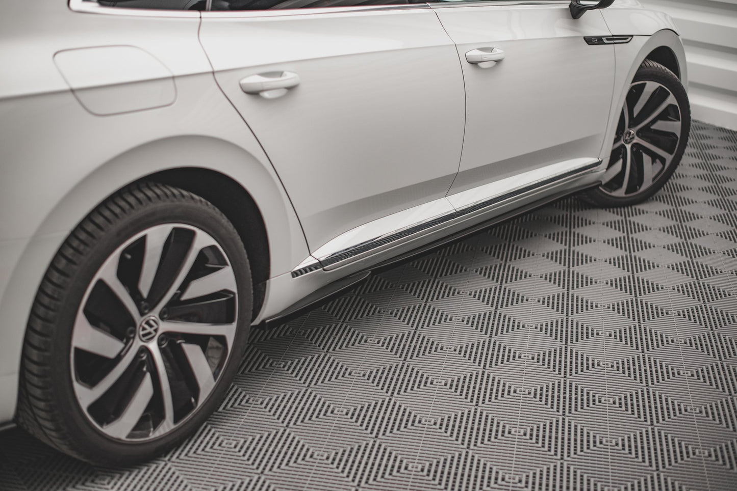 Seitenschweller Ansatz für Volkswagen Arteon R/ R-Line Facelift Carbon Look