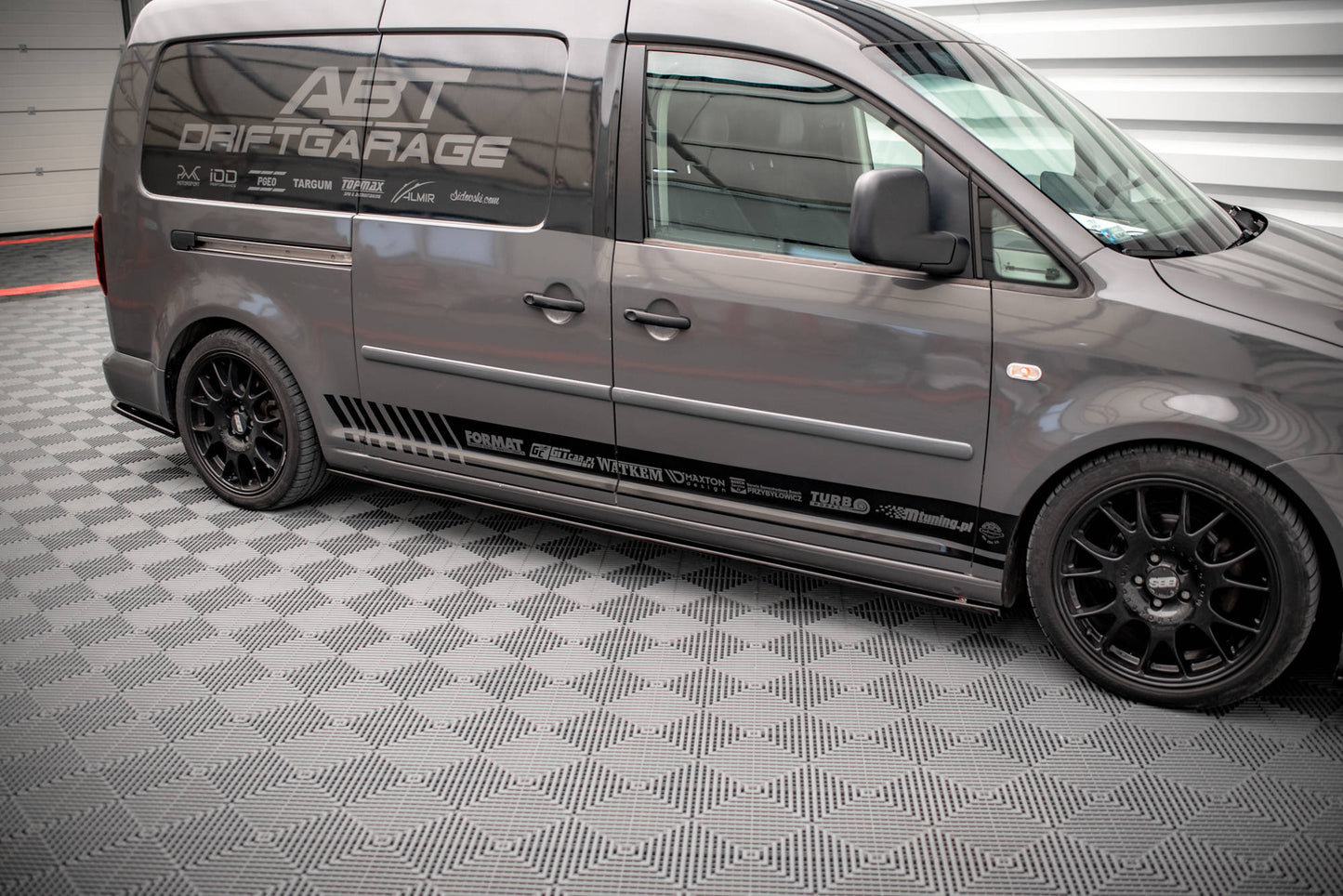 Seitenschweller Ansatz für Volkswagen Caddy Long Mk3 Facelift schwarz Hochglanz