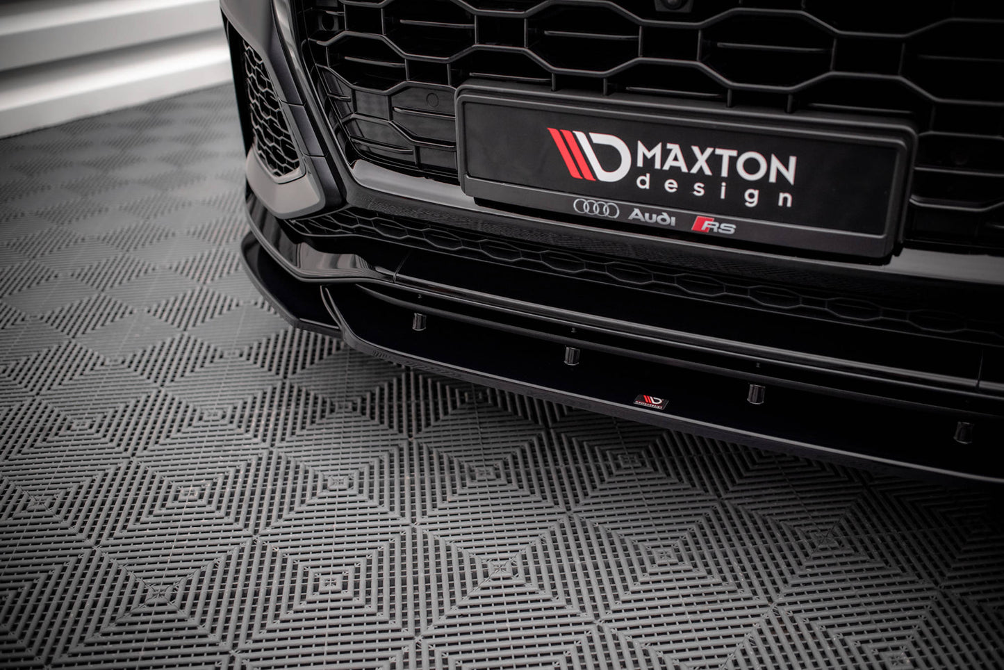 Front Ansatz V.2 für Audi RSQ8 Mk1 schwarz Hochglanz