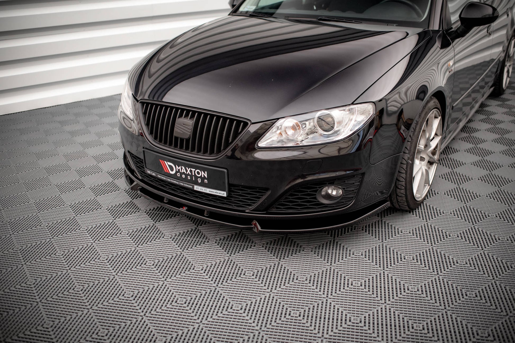 Front Ansatz V.1 für Seat Exeo schwarz Hochglanz
