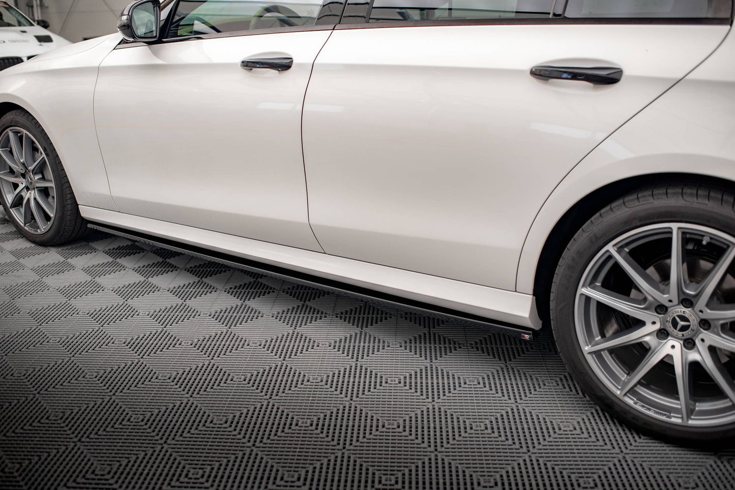 Seitenschweller Ansatz für Mercedes-Benz E AMG-Line W213 Facelift schwarz matt