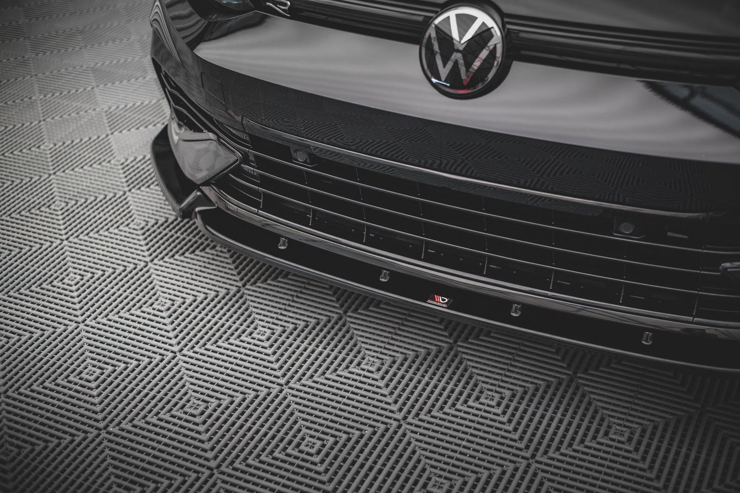 Front Ansatz V.2 für Volkswagen Golf R Mk8 schwarz Hochglanz