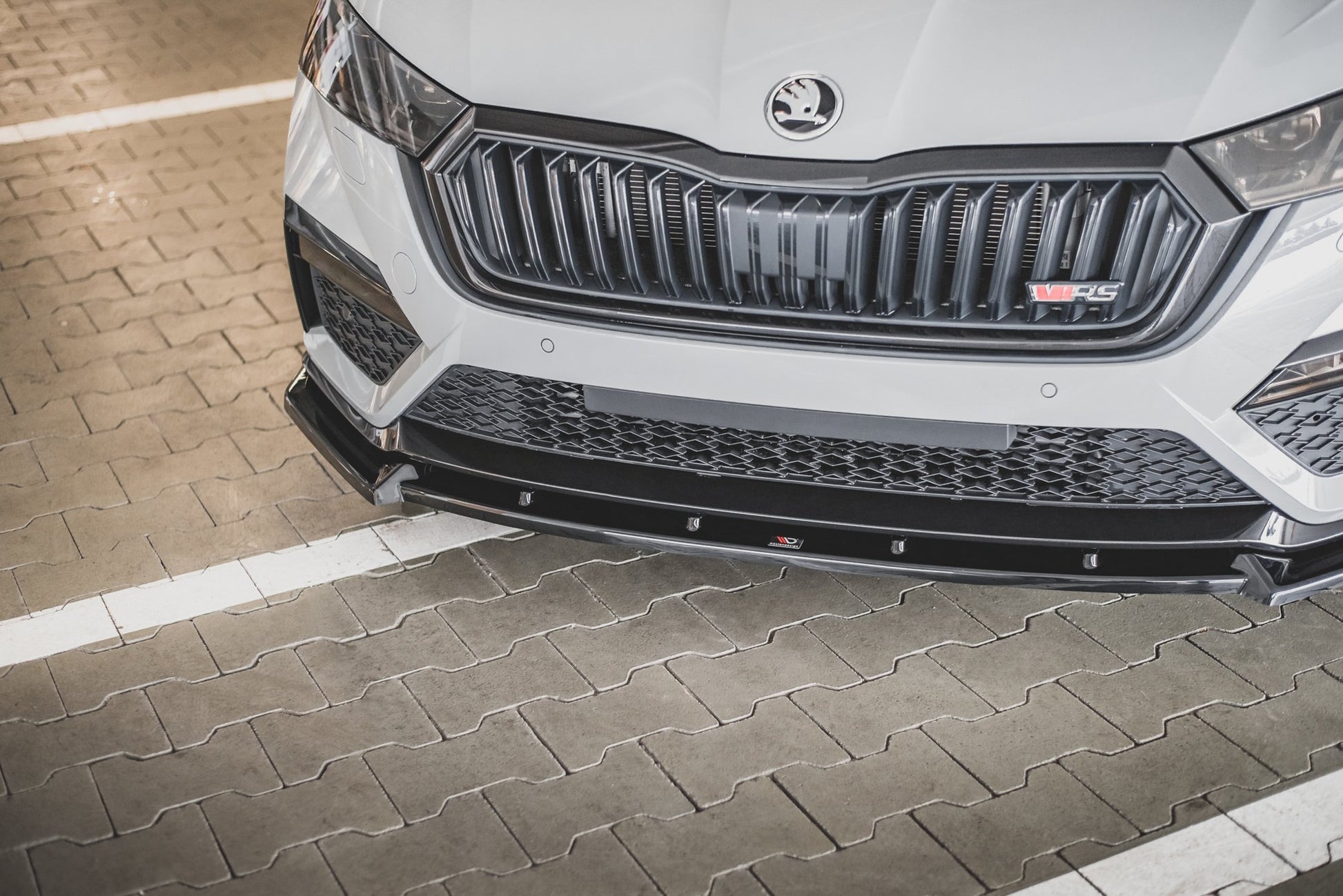 Front Ansatz V.1 für Skoda Octavia RS Mk4 schwarz matt