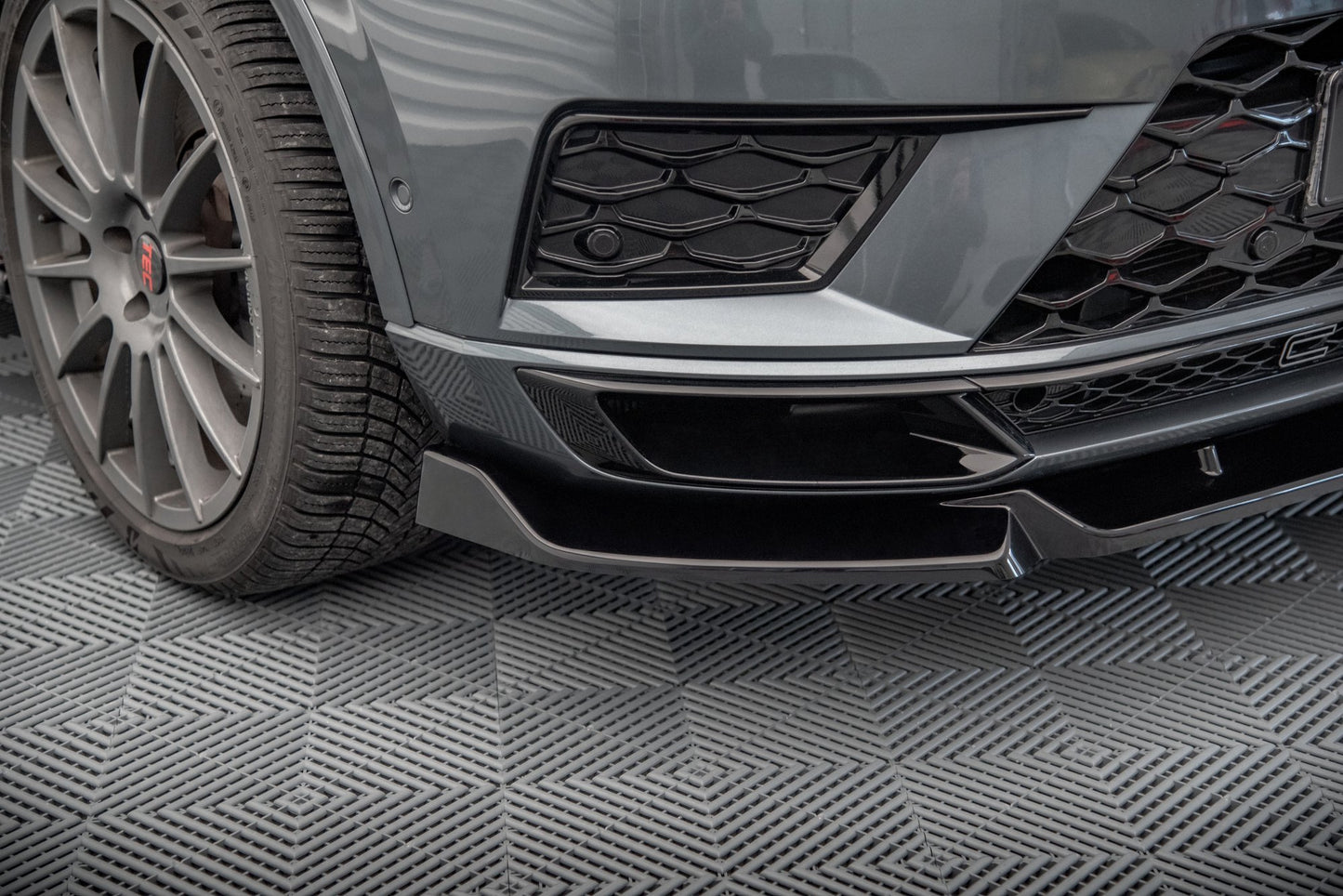 Front Ansatz V.1 für Cupra Ateca schwarz Hochglanz