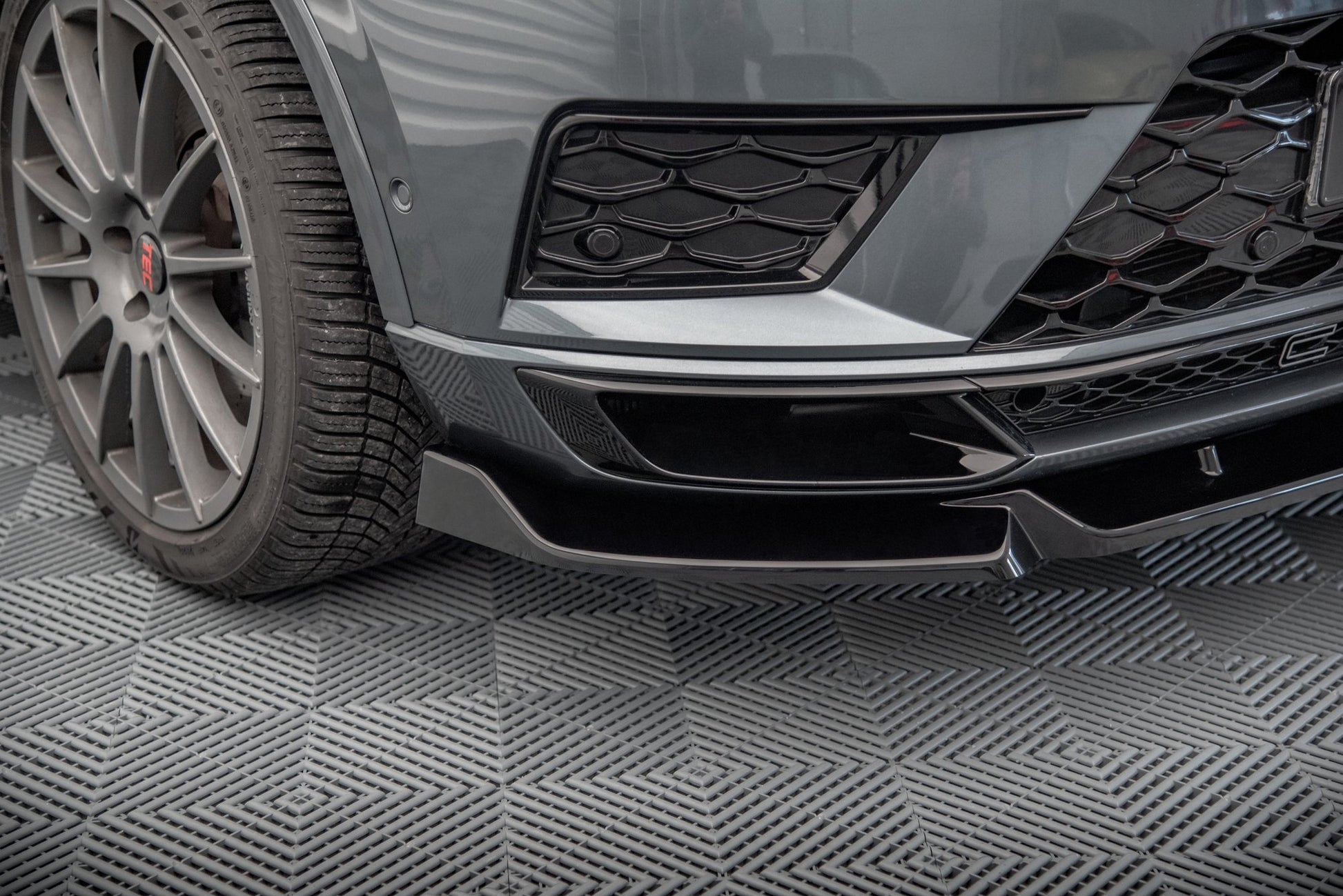 Front Ansatz V.1 für Cupra Ateca schwarz Hochglanz