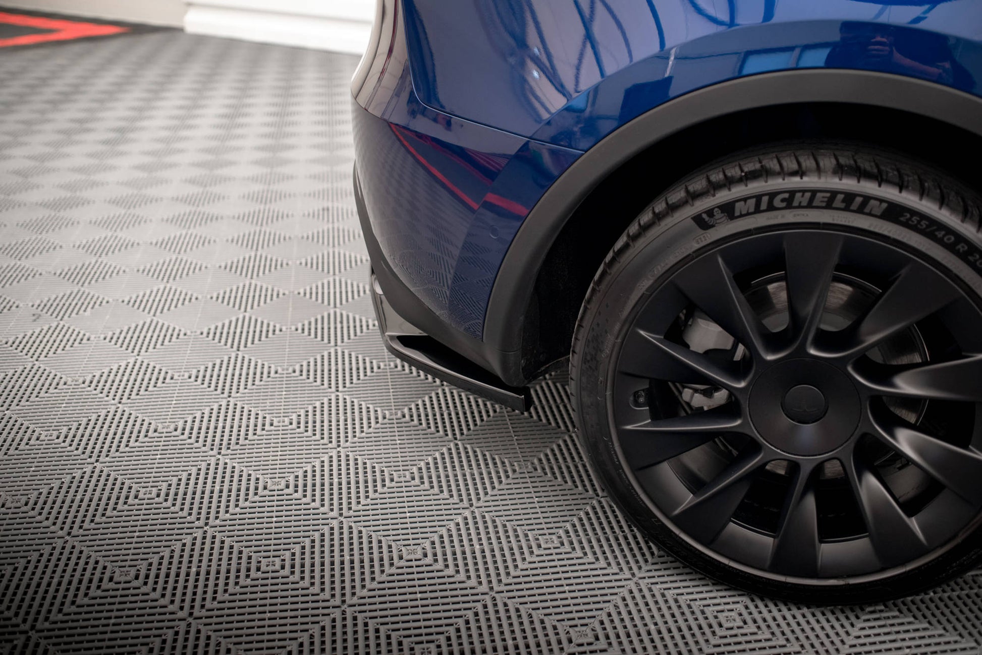 Mittlerer Diffusor Heck Ansatz DTM Look für Tesla Model Y schwarz Hochglanz
