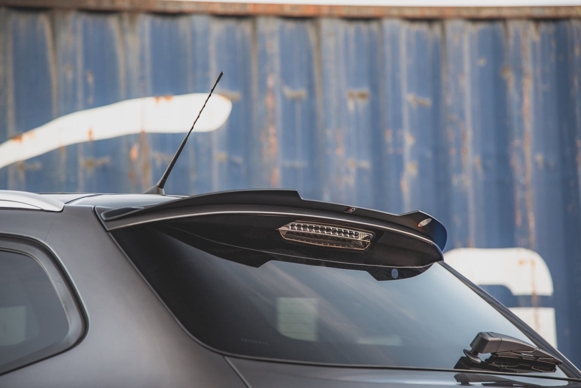 Spoiler CAP für Peugeot 308 SW Mk2 Facelift schwarz Hochglanz