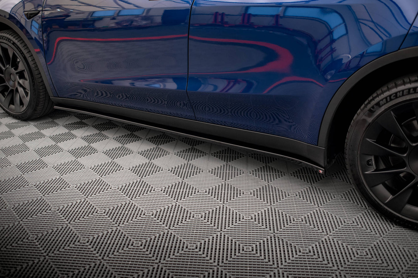Seitenschweller Ansatz für V.2 für Tesla Model Y schwarz Hochglanz