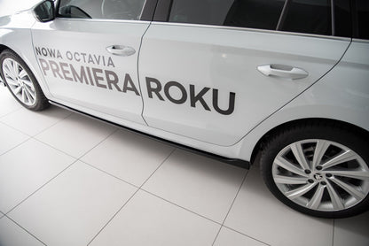 Seitenschweller Ansatz für V.1 für Skoda Octavia Mk4  schwarz Hochglanz