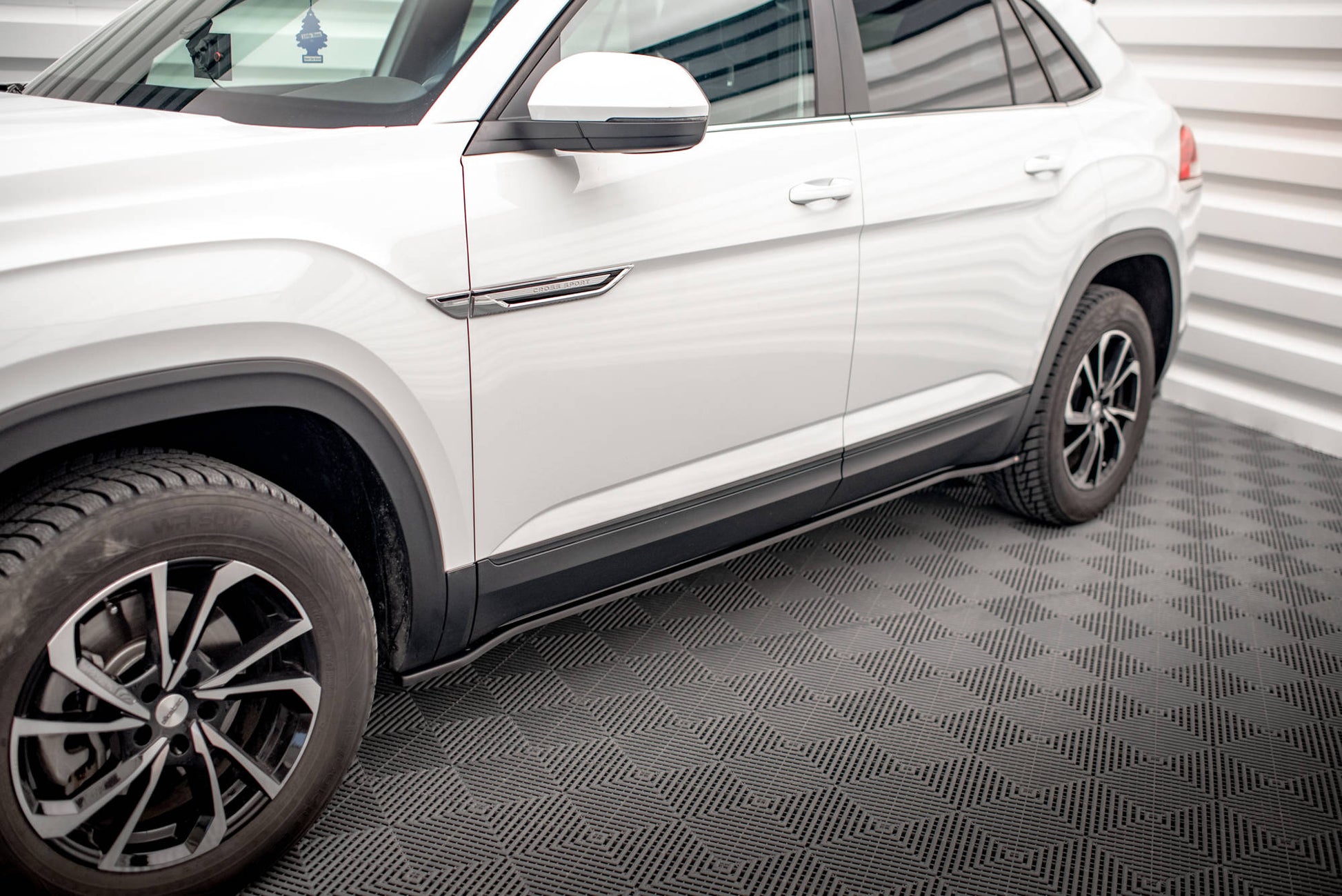 Seitenschweller Ansatz für Volkswagen Atlas Cross Sport schwarz Hochglanz