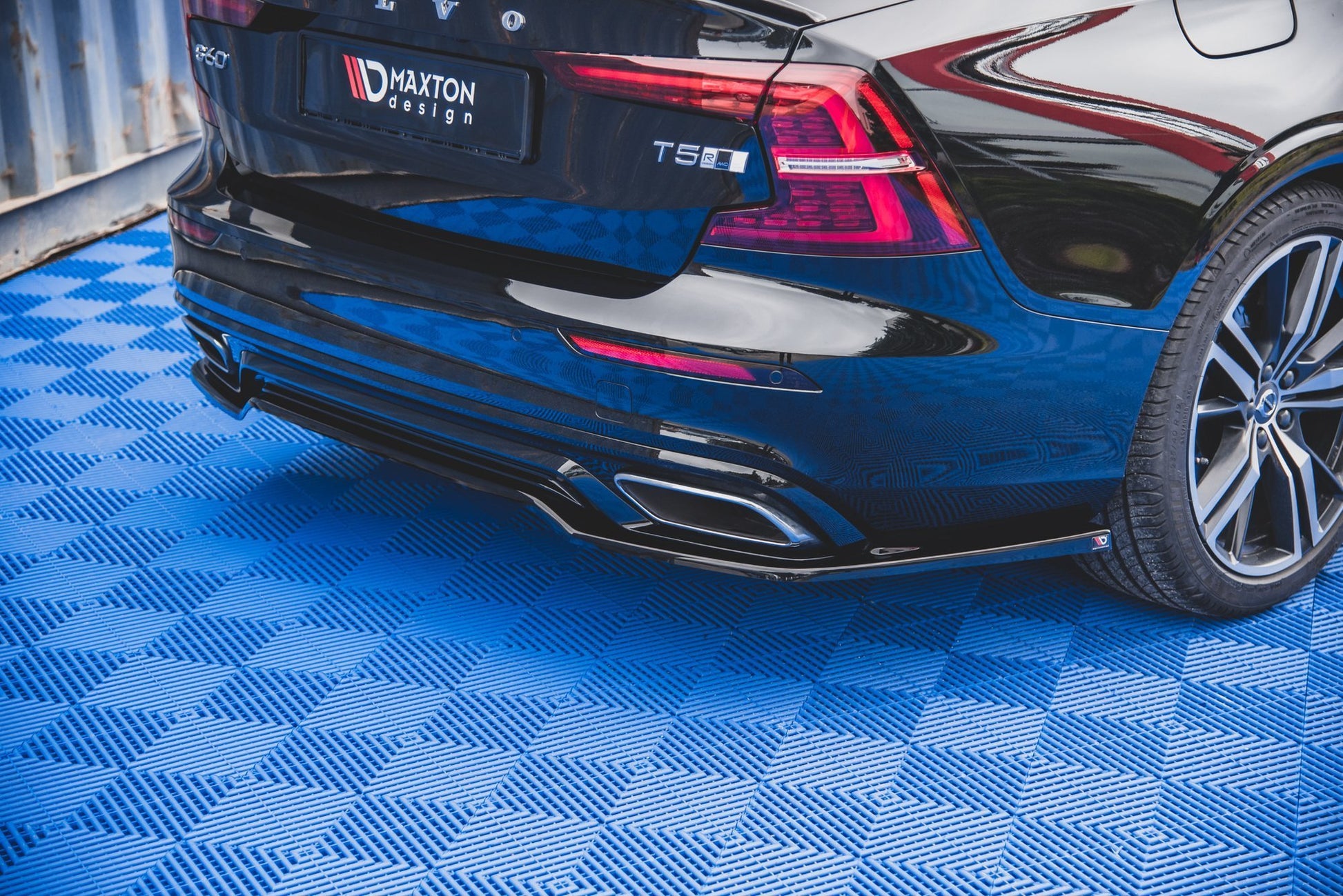 Mittlerer Diffusor Heck Ansatz für Volvo S60/V60 R-Design Mk3 schwarz matt