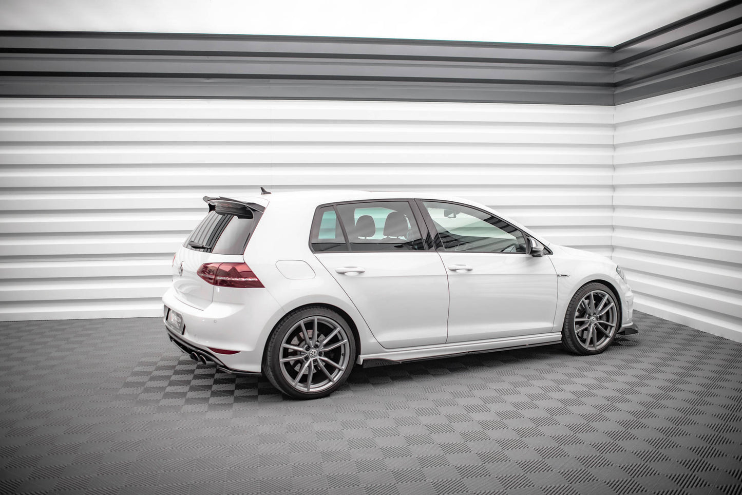 Seitenschweller Ansatz für V.2 für Volkswagen Golf R Mk7 schwarz matt