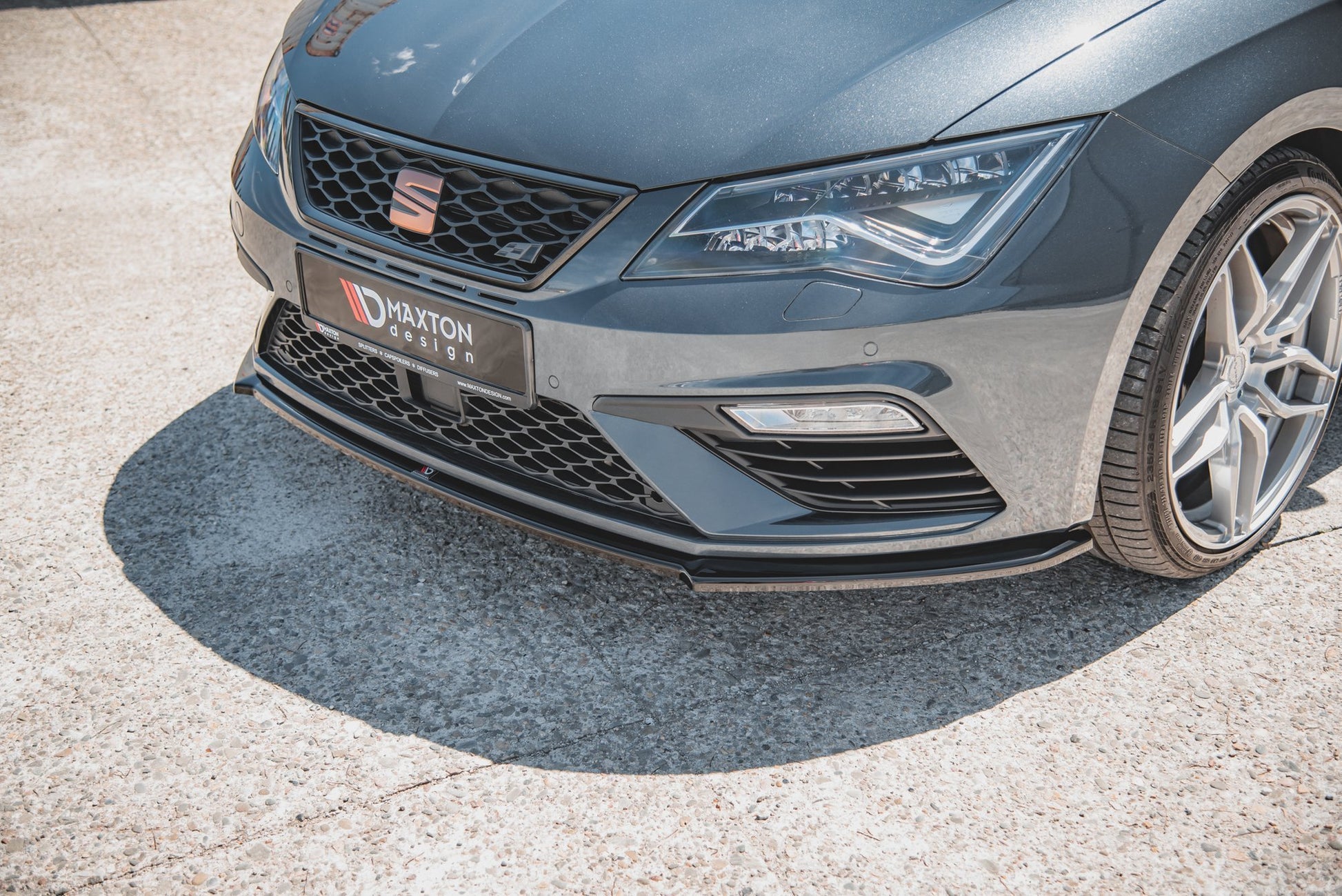 Front Ansatz V.4 für Seat Leon Cupra / FR Mk3 FL schwarz matt