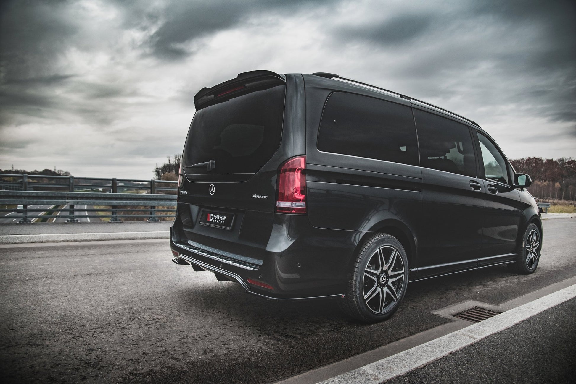 Diffusor Heck Ansatz für Mercedes-Benz V-Klasse AMG-Line W447 Facelift Carbon Look