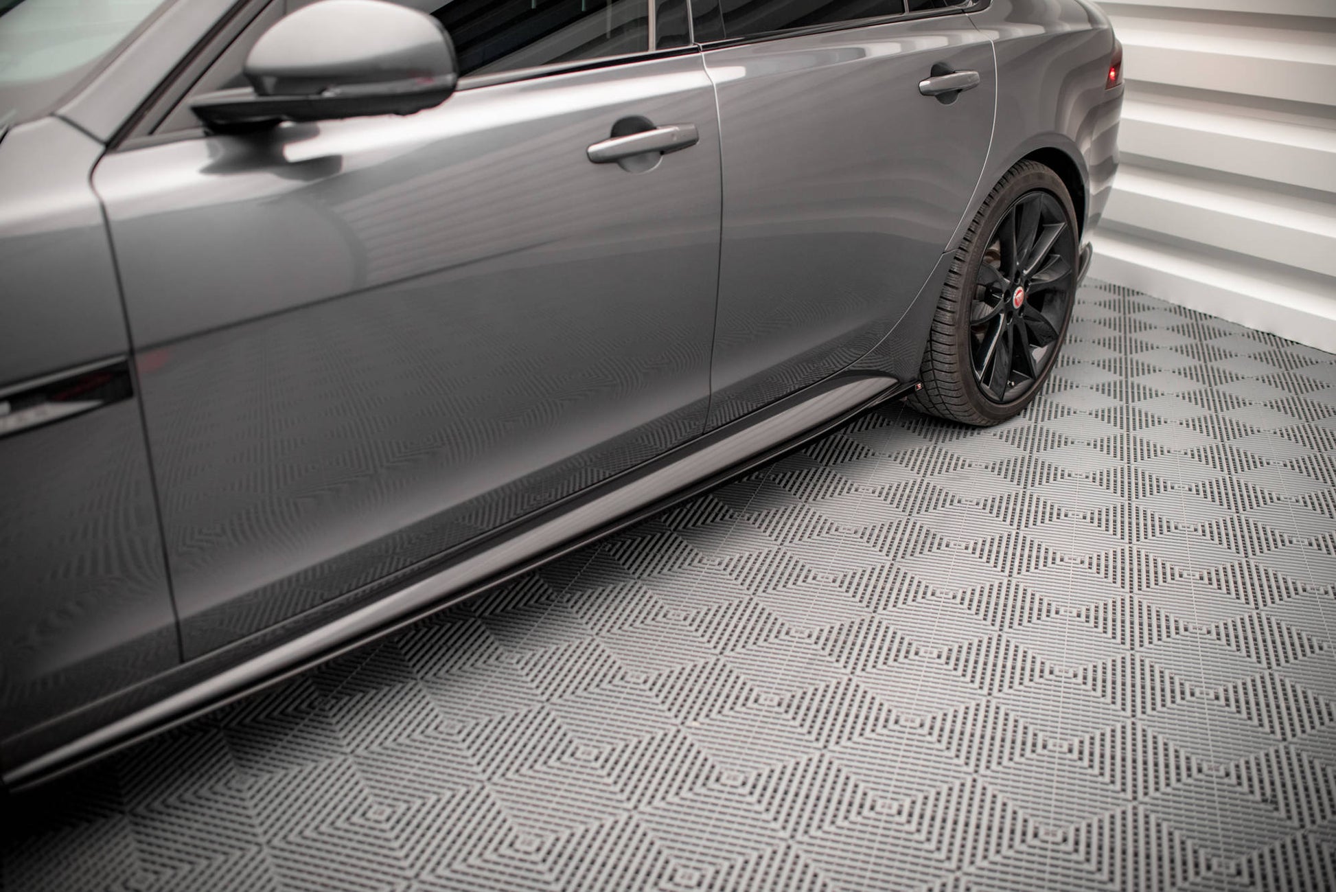 Seitenschweller Ansatz für Jaguar XF R-Sport Mk2 schwarz Hochglanz