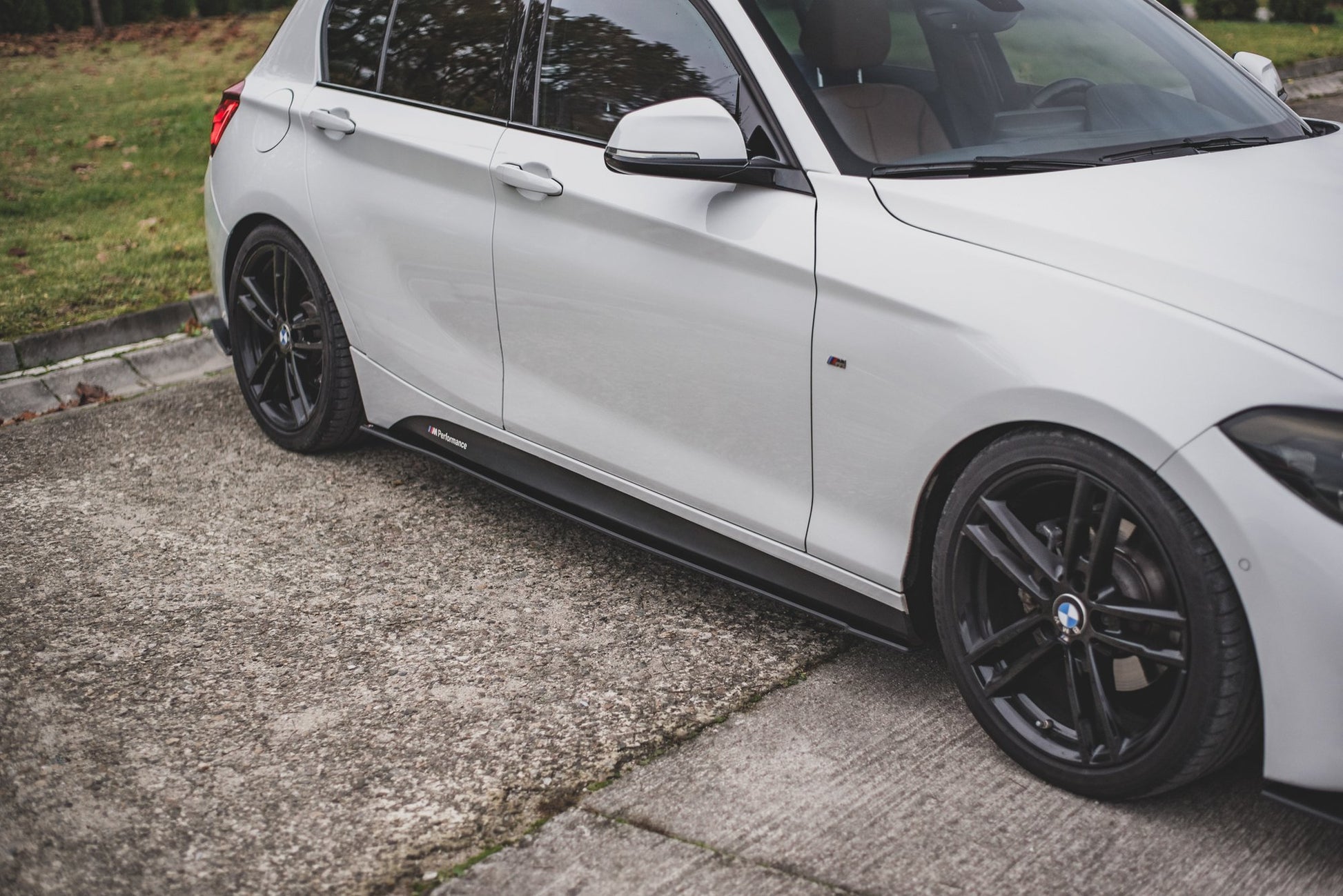 Robuste Racing Seitenschweller Ansatz für für V.2 BMW 1er F20 M135i / M140i / M-Paket