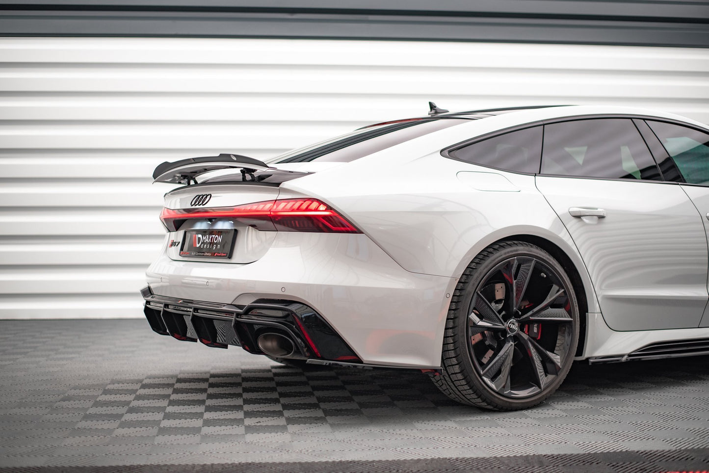 Heck Ansatz Flaps Diffusor V.2 für Audi RS6 C8 / RS7 C8 schwarz matt